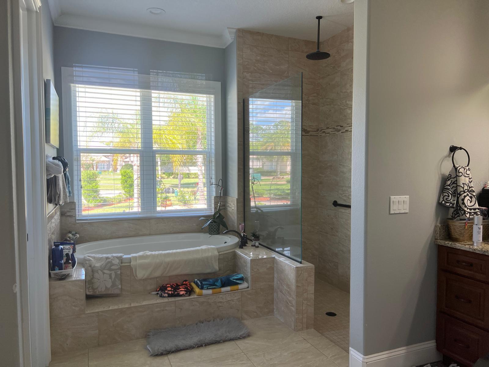LIONSPAW GRAND TR C - Residential