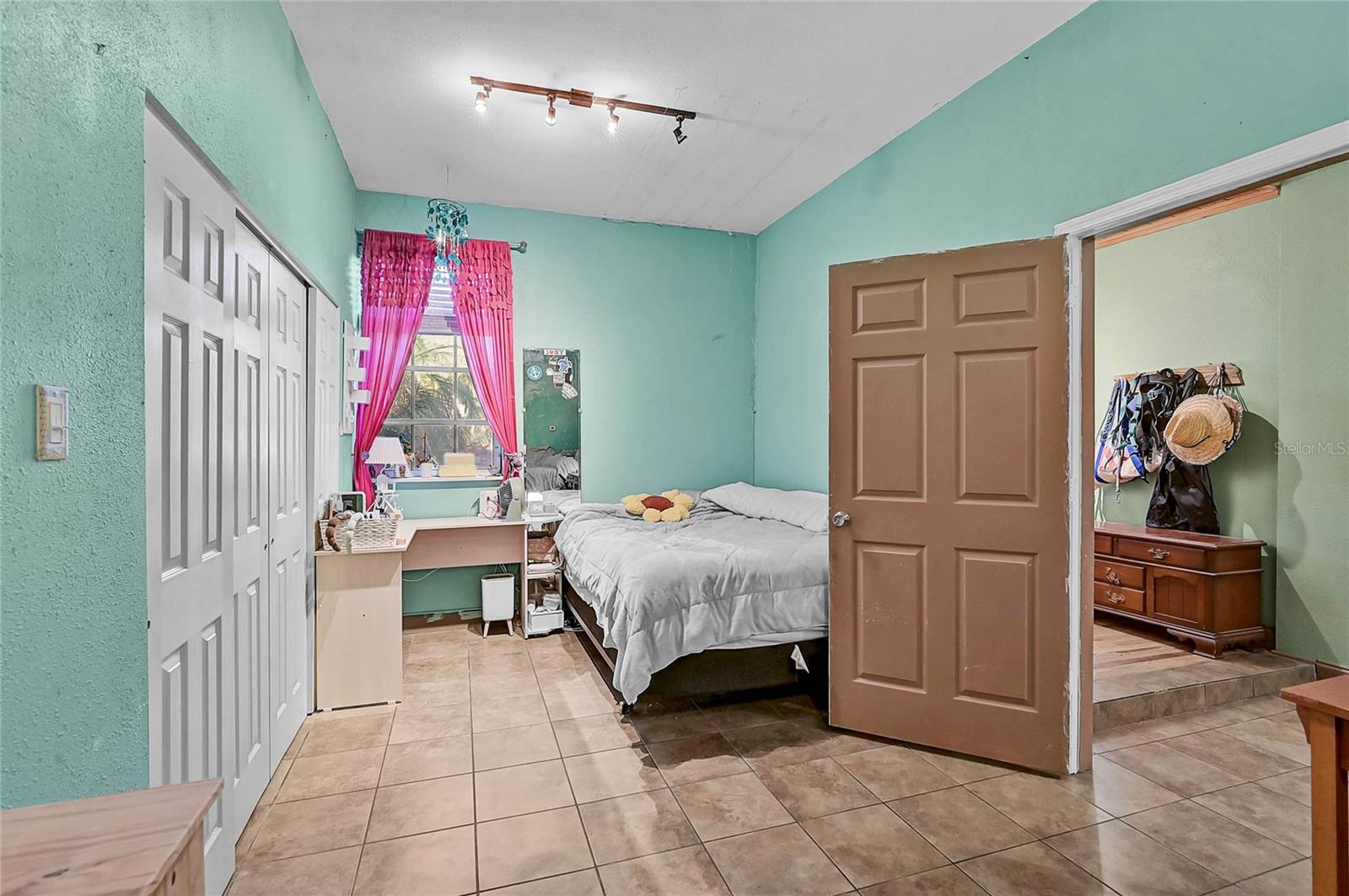 TRINITY ACRES - Residential