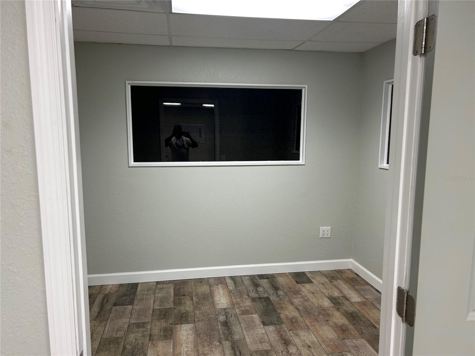 WESTSIDE COMM CENTER - Commercial Lease