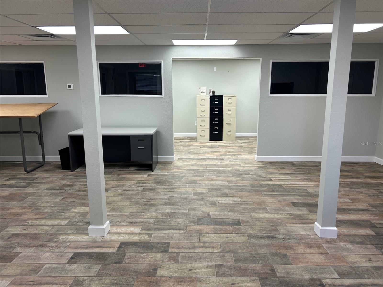 WESTSIDE COMM CENTER - Commercial Lease