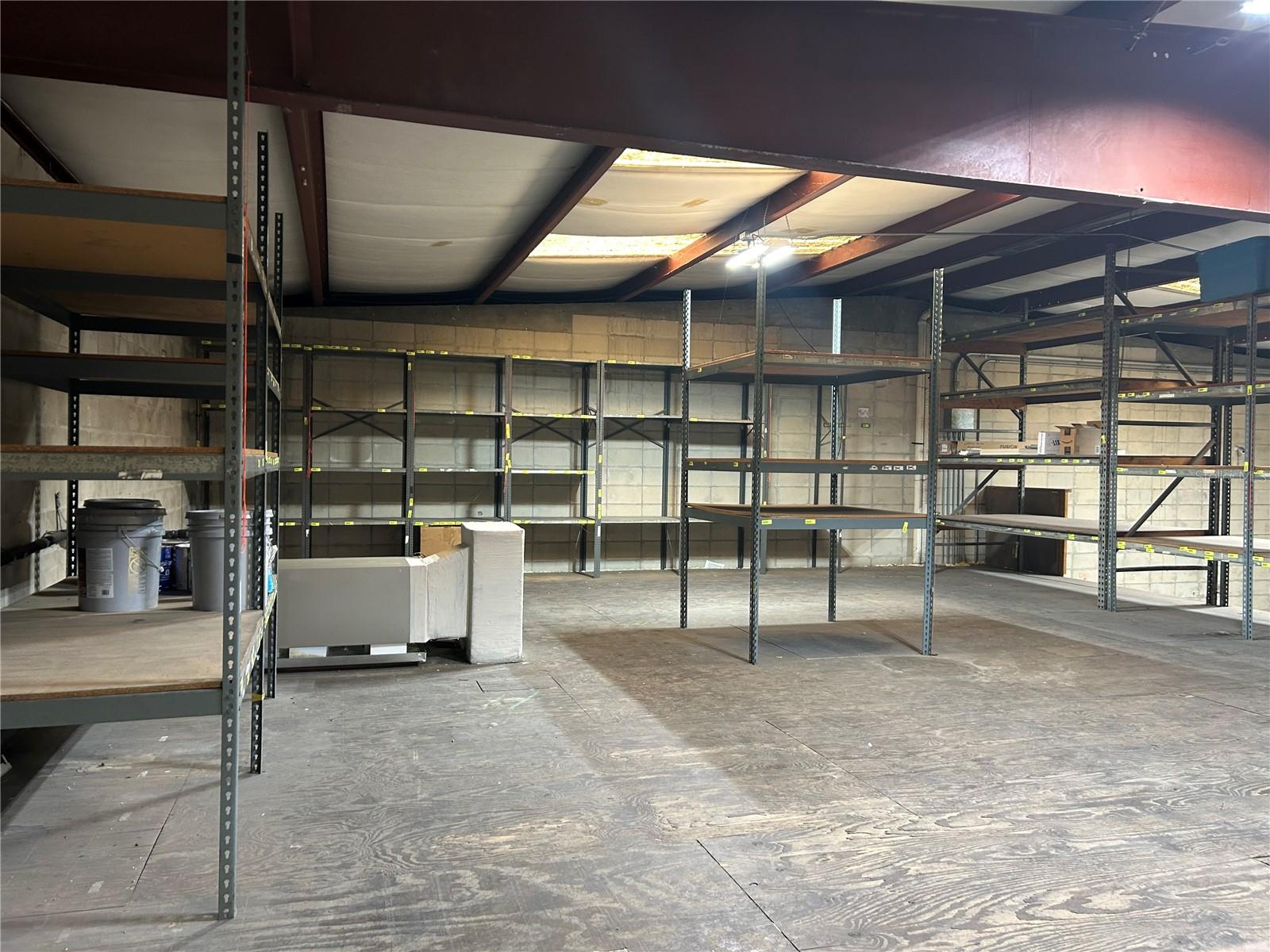 WESTSIDE COMM CENTER - Commercial Lease