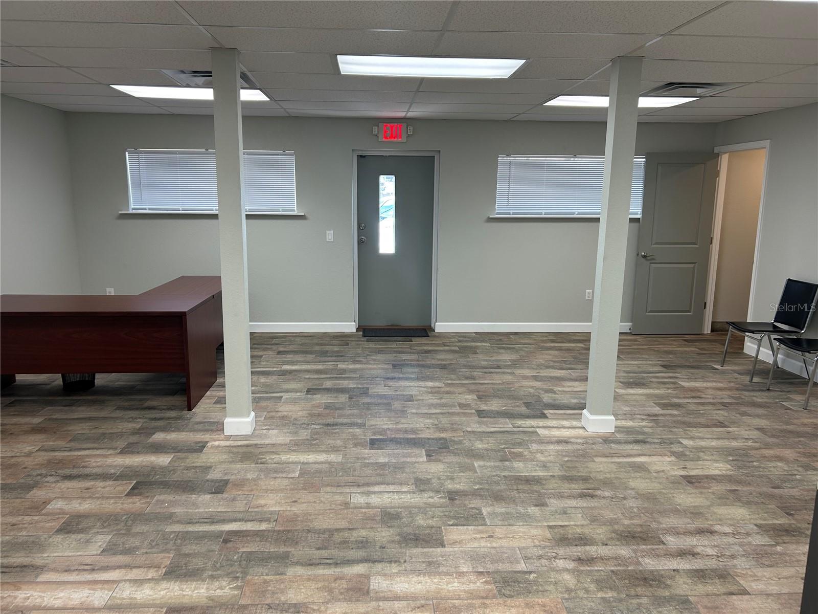 WESTSIDE COMM CENTER - Commercial Lease