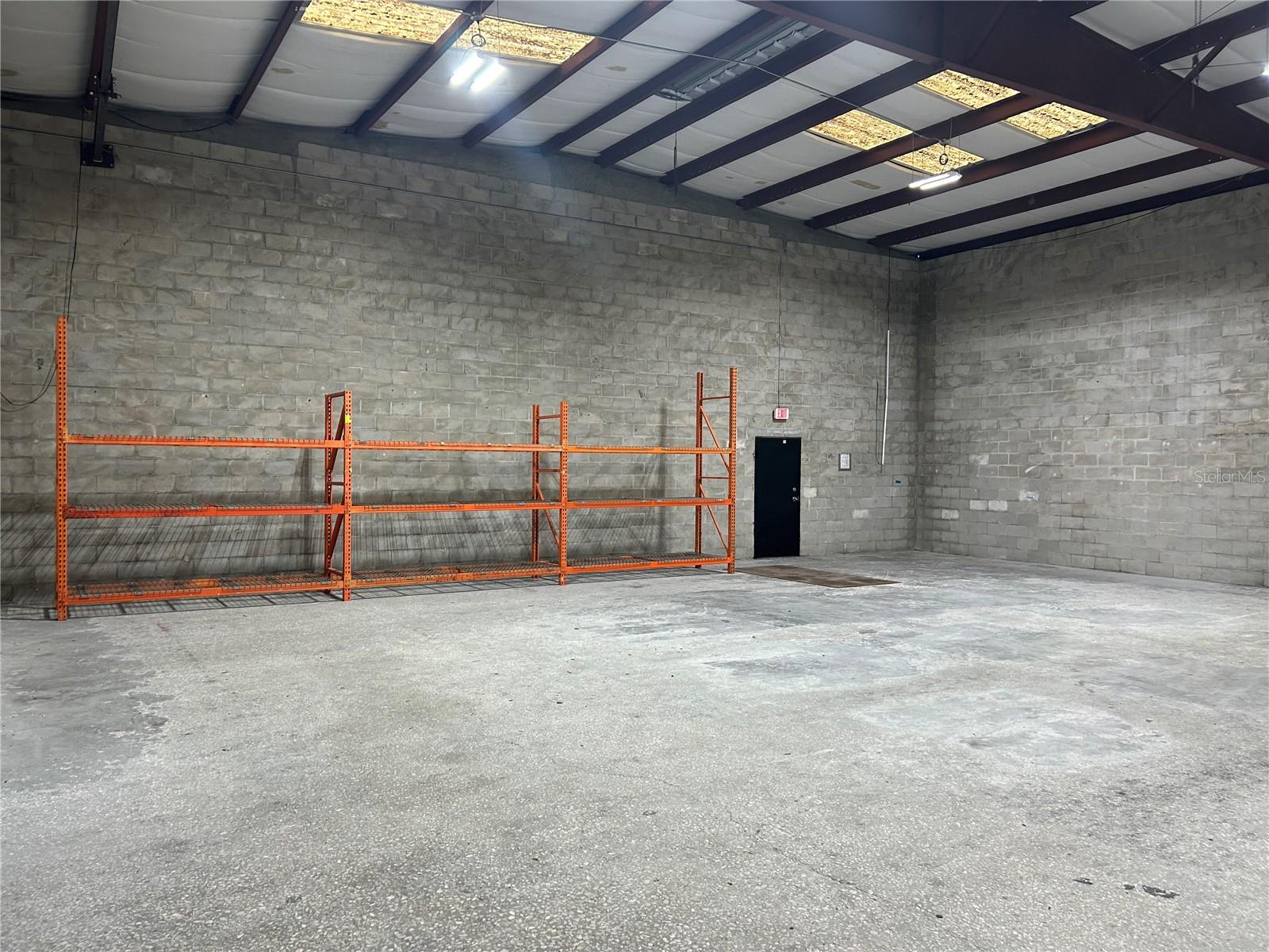 WESTSIDE COMM CENTER - Commercial Lease