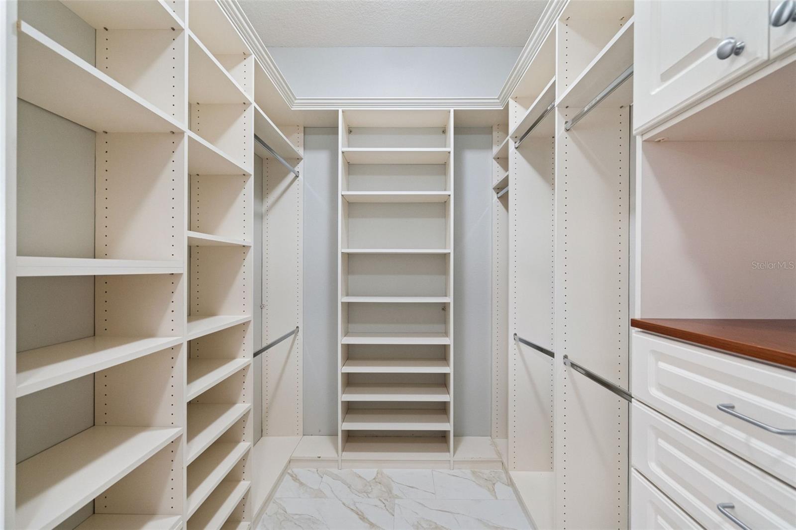 BUCKINGHAM ESTATES - Residential