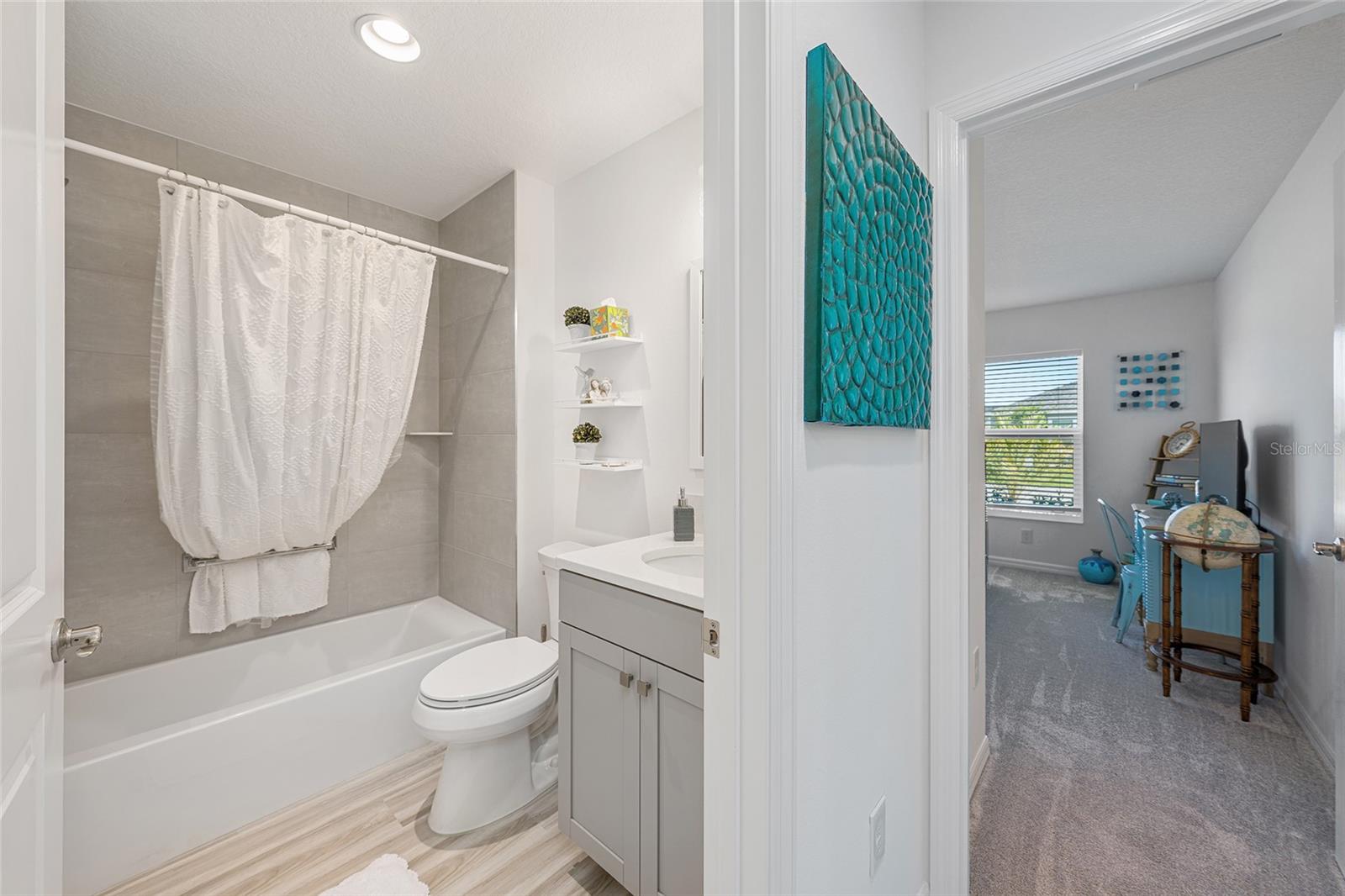 VILLAGES OF SOUTHERN OAKS - Residential