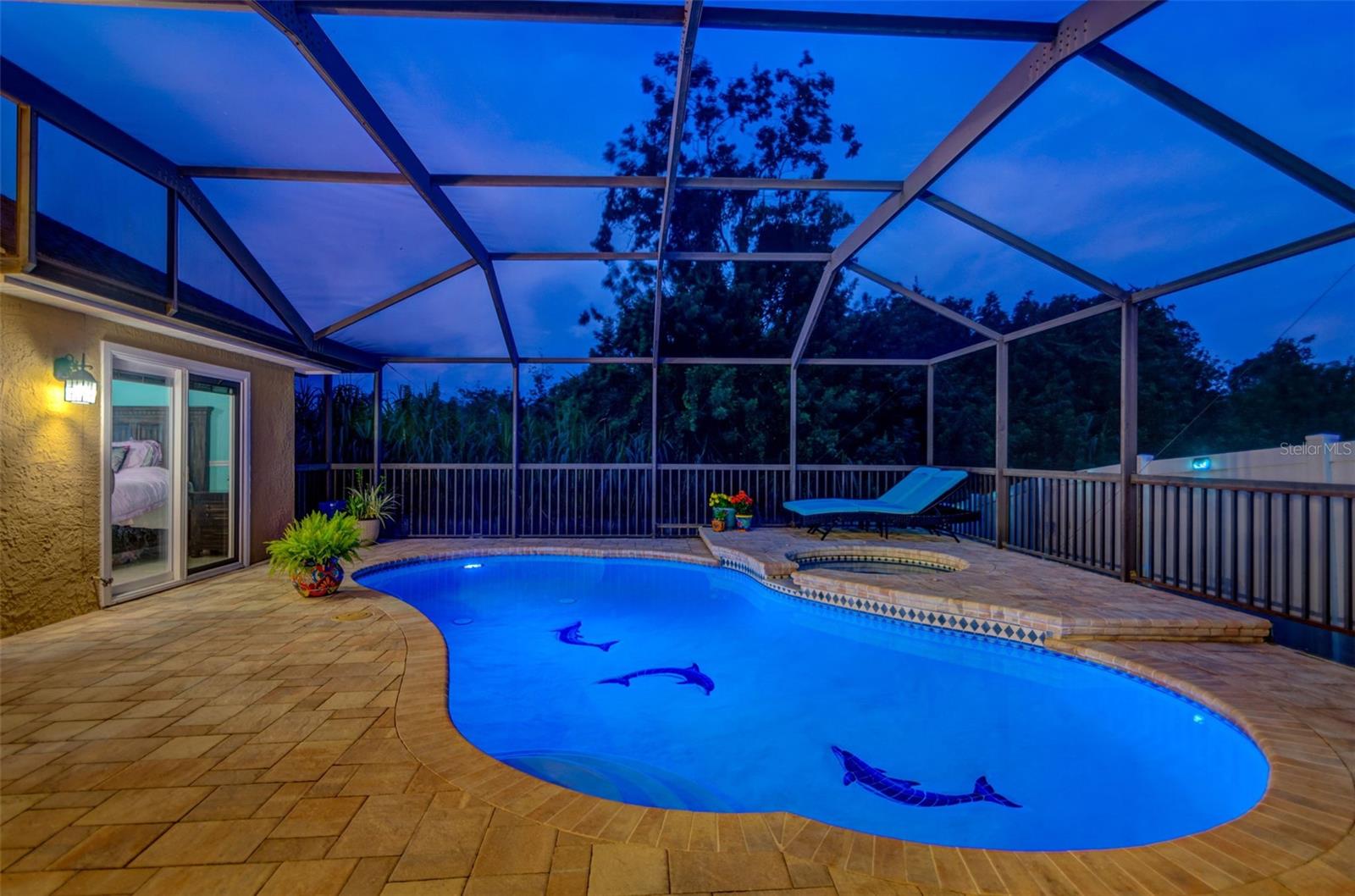 957 WESTWINDS BOULEVARD