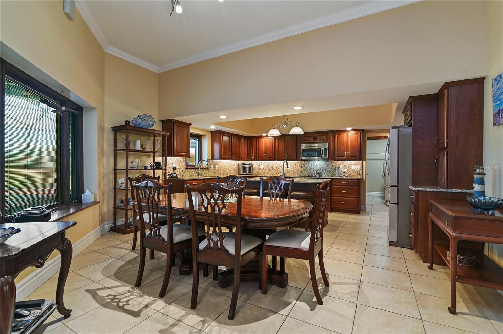 MAMMOTH GROVE - Residential