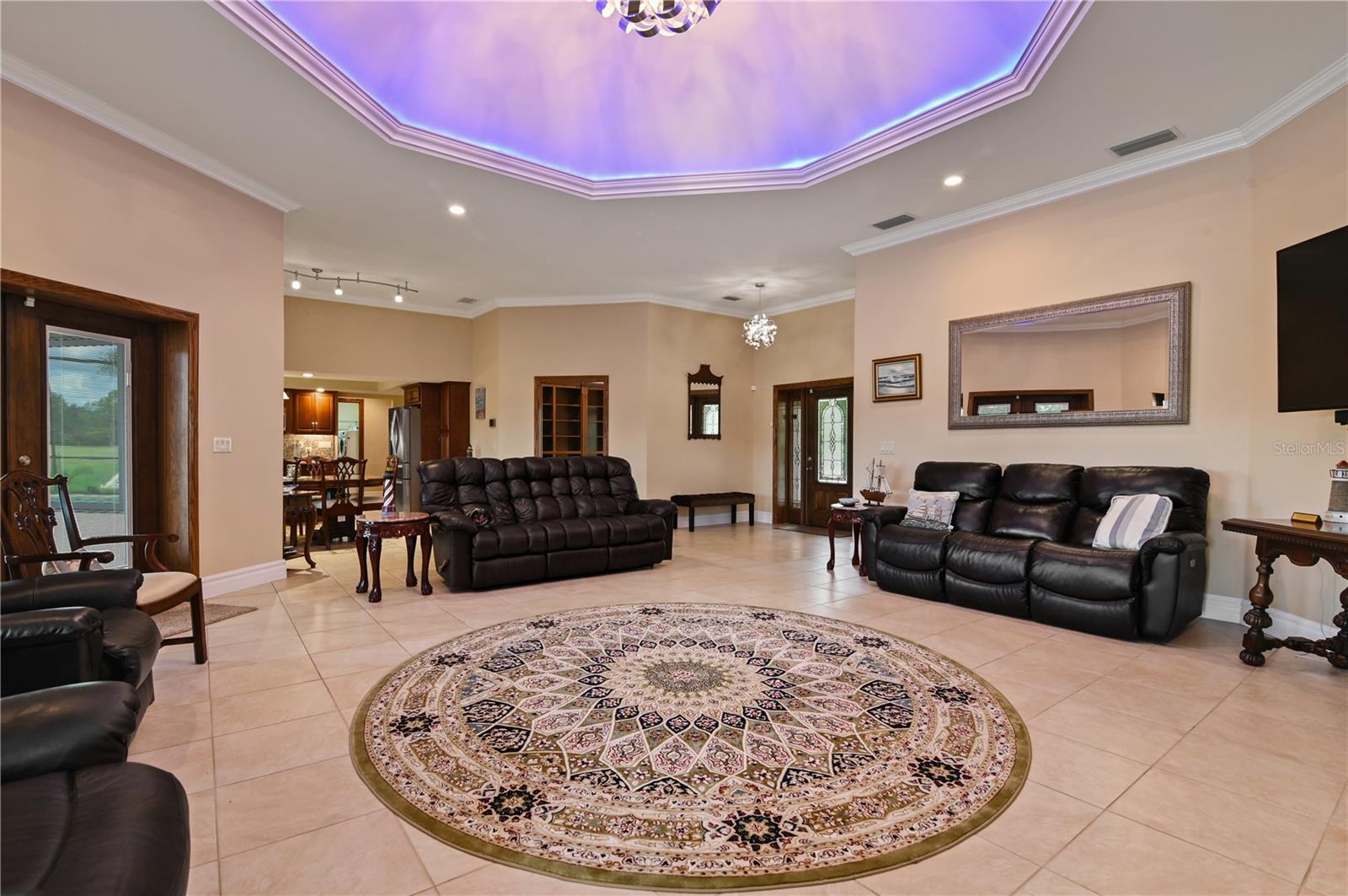 MAMMOTH GROVE - Residential