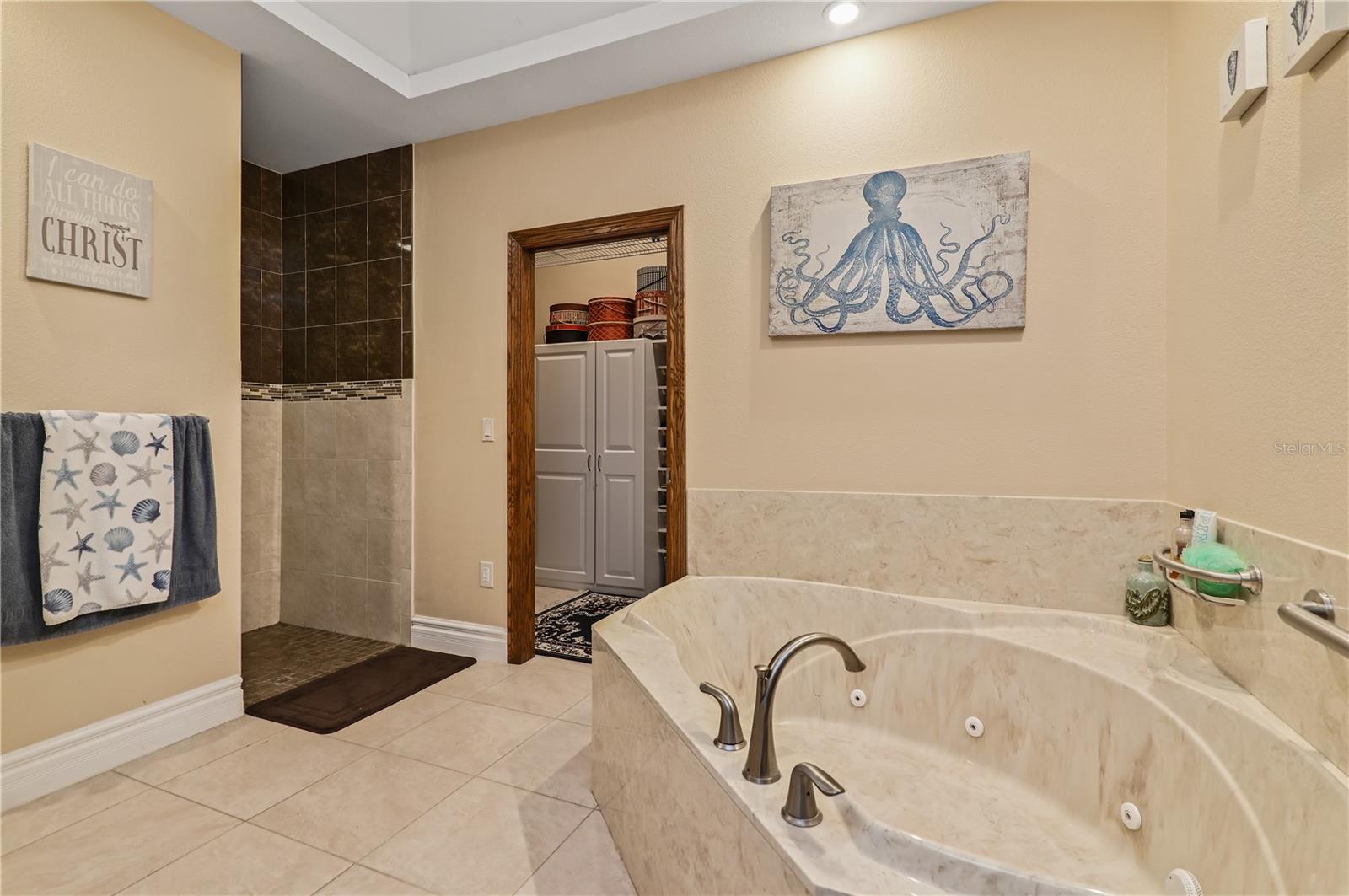 MAMMOTH GROVE - Residential