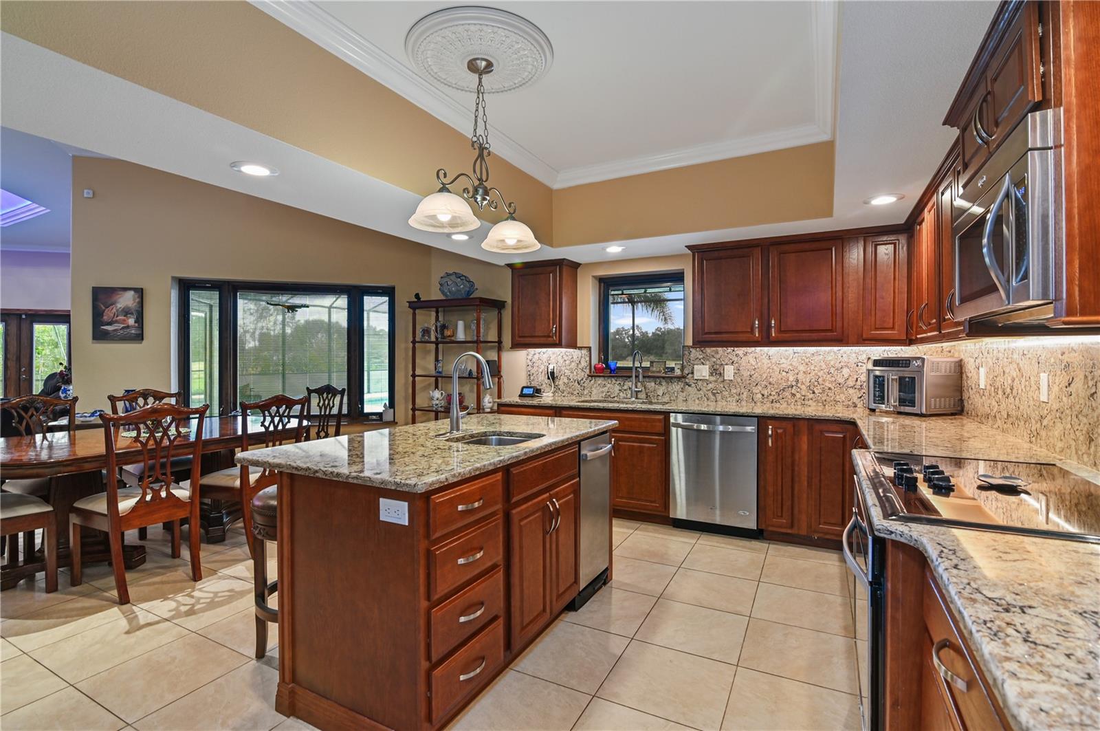 MAMMOTH GROVE - Residential