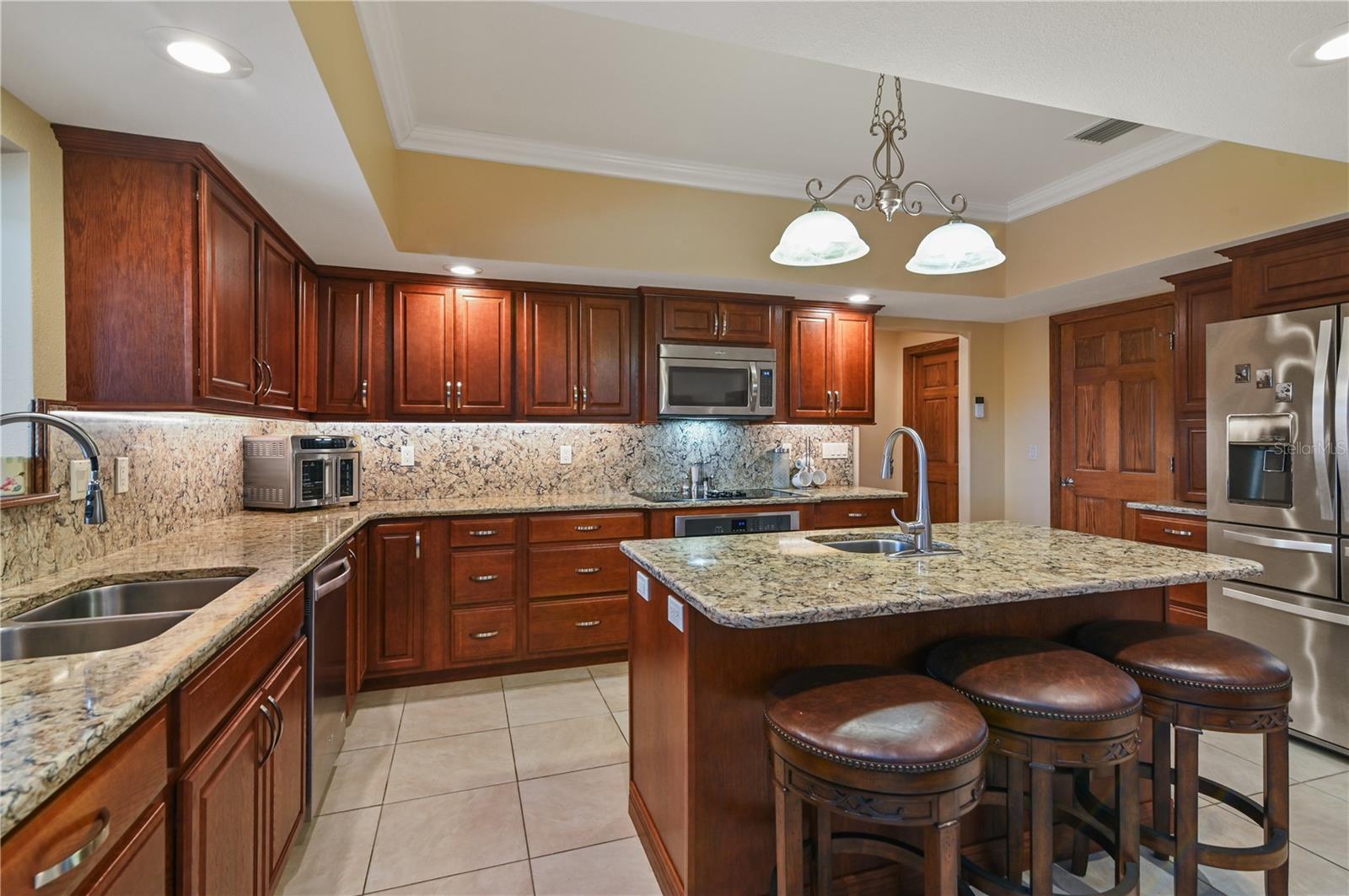 MAMMOTH GROVE - Residential
