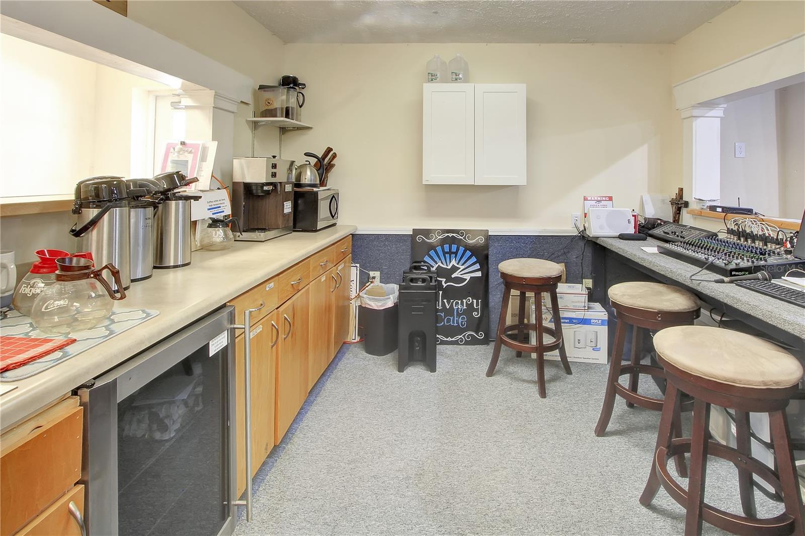 EDWARD REEVES - Commercial Sale