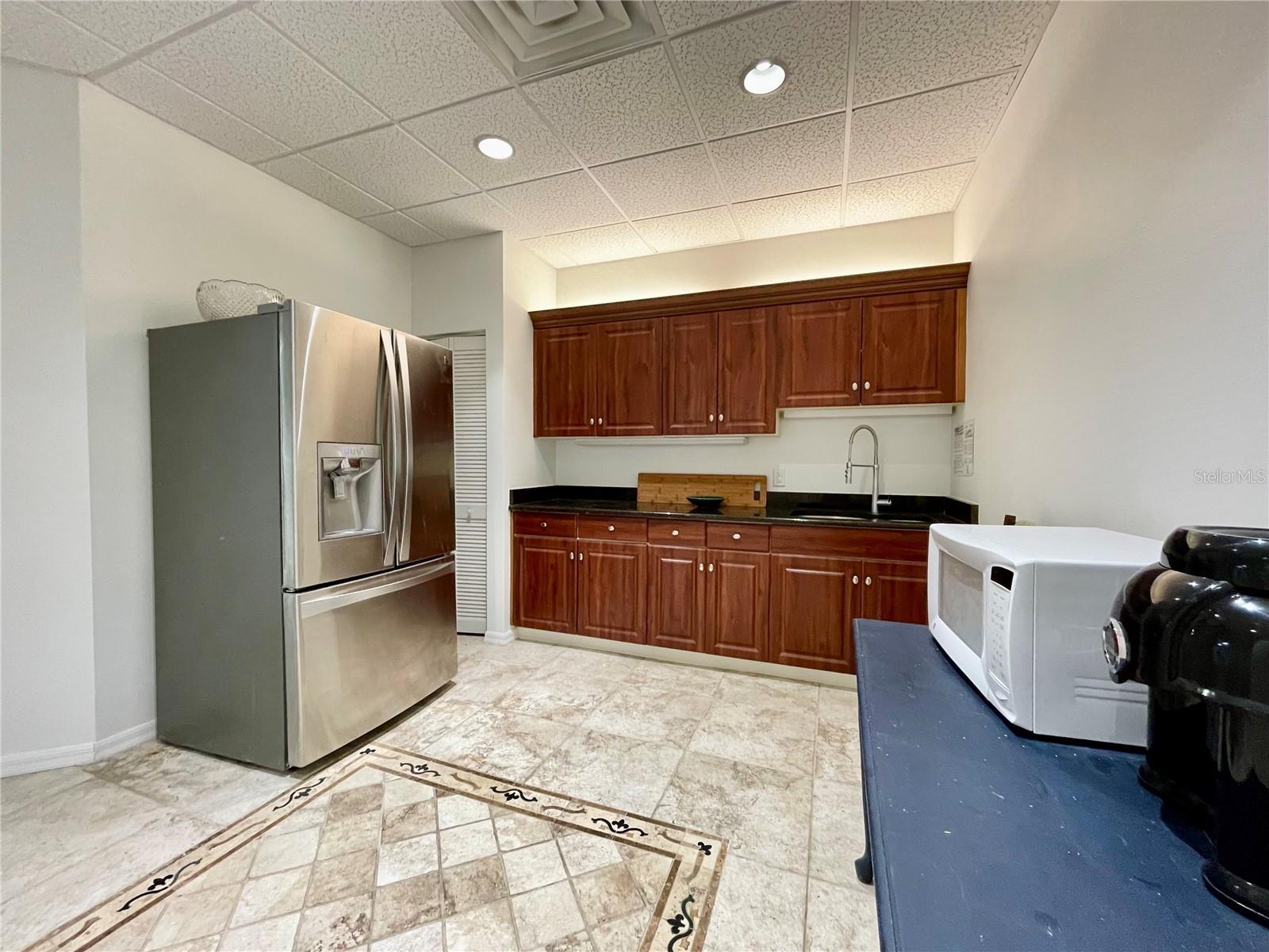 INTERNATIONAL TRADE BLDG SARASOTA - Commercial Sale