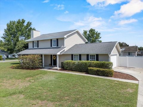 Photo of 5257 Montserrat Drive, Lakeland, FL 33812 (MLS # L4958249)