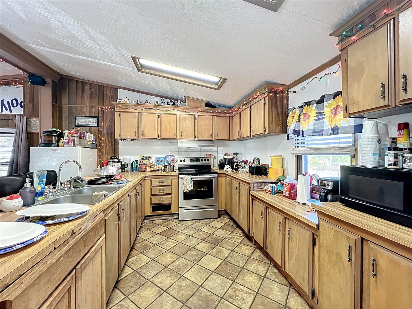 LAKEVIEW PARK - Residential