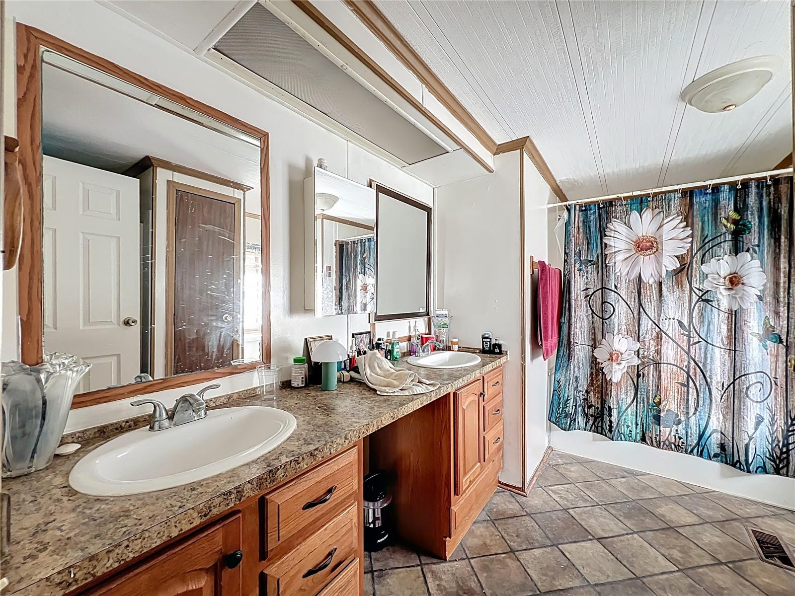 LAKEVIEW PARK - Residential