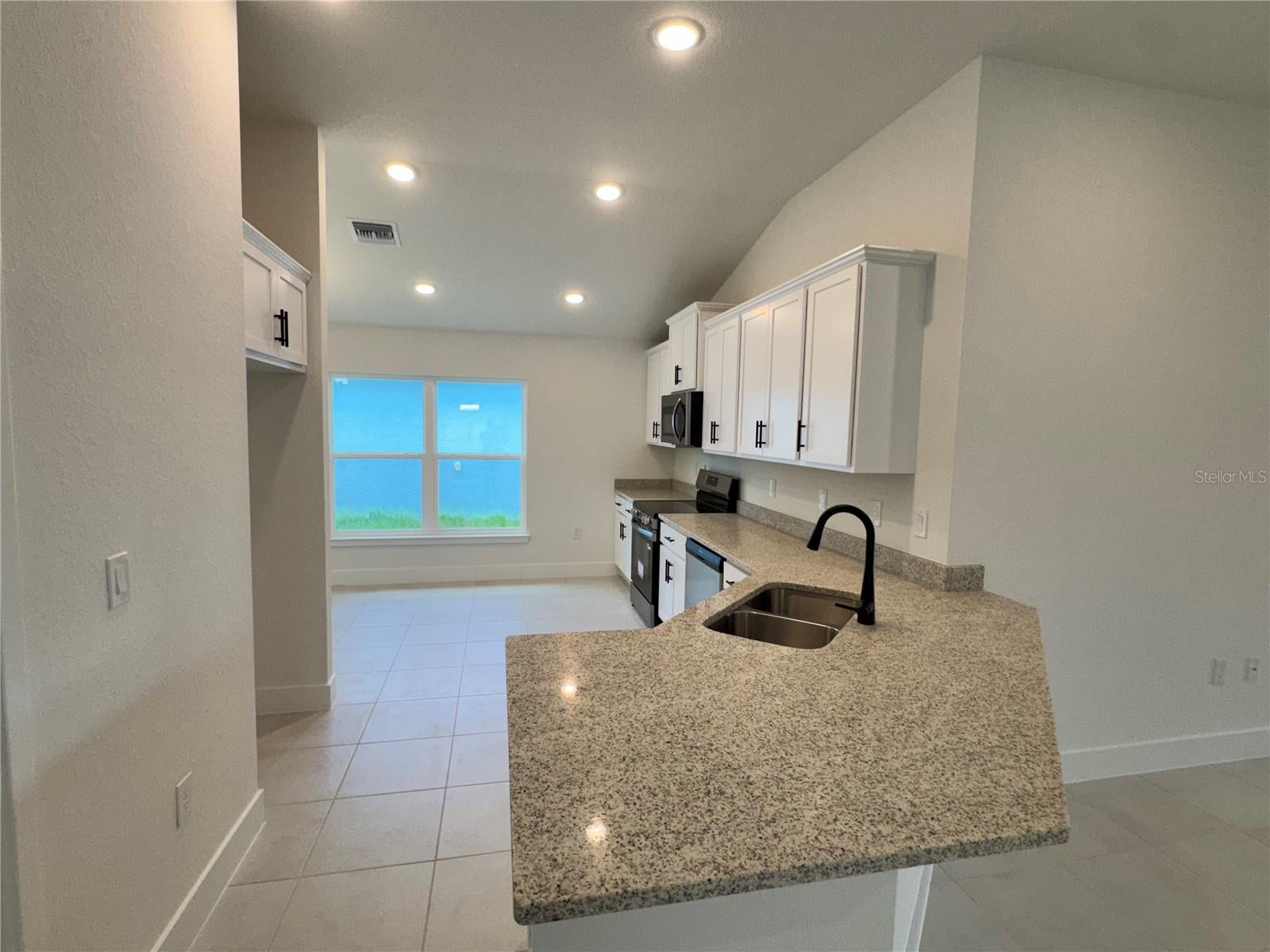 2671 AVERLAND LOOP