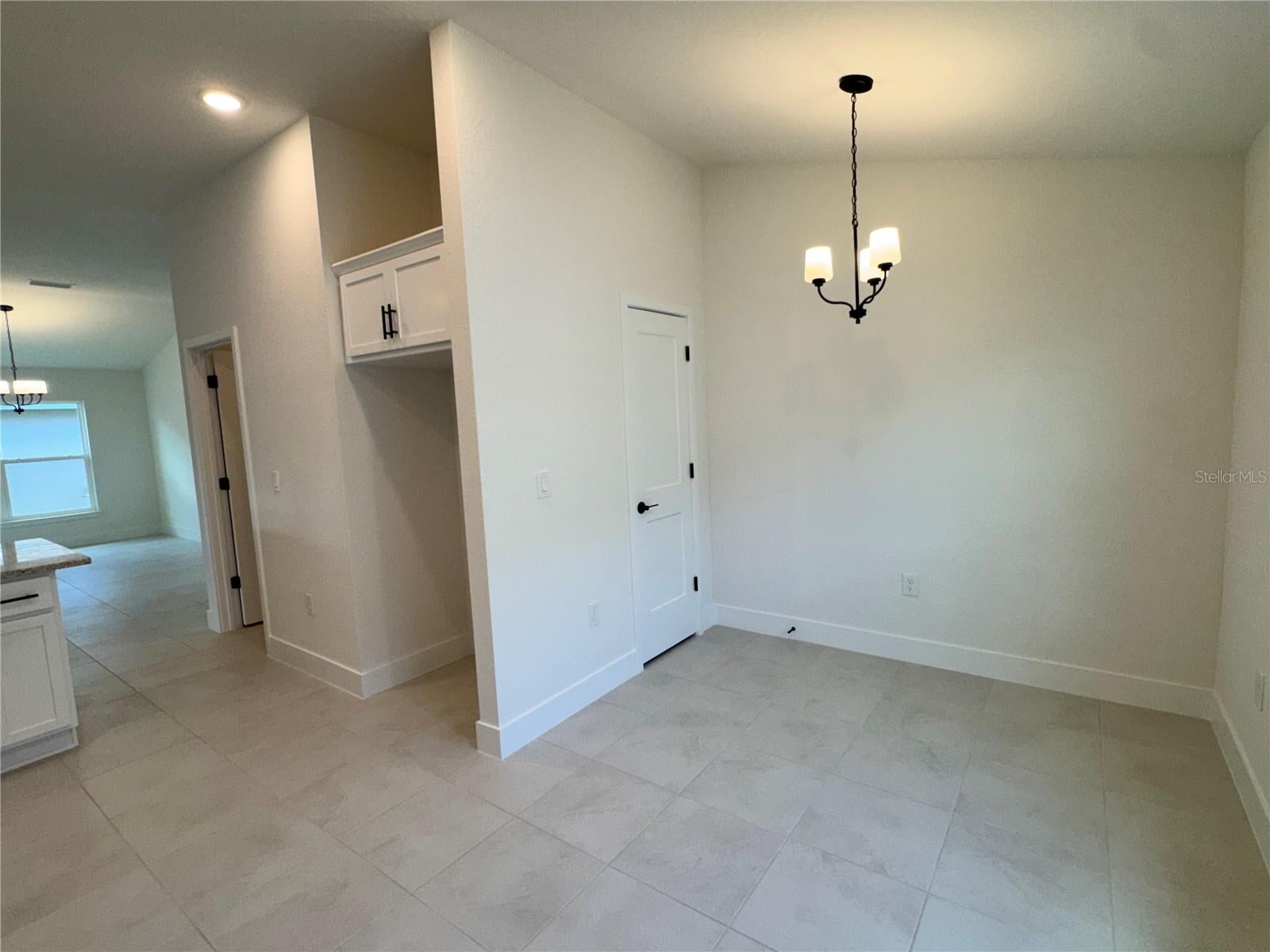 2671 AVERLAND LOOP