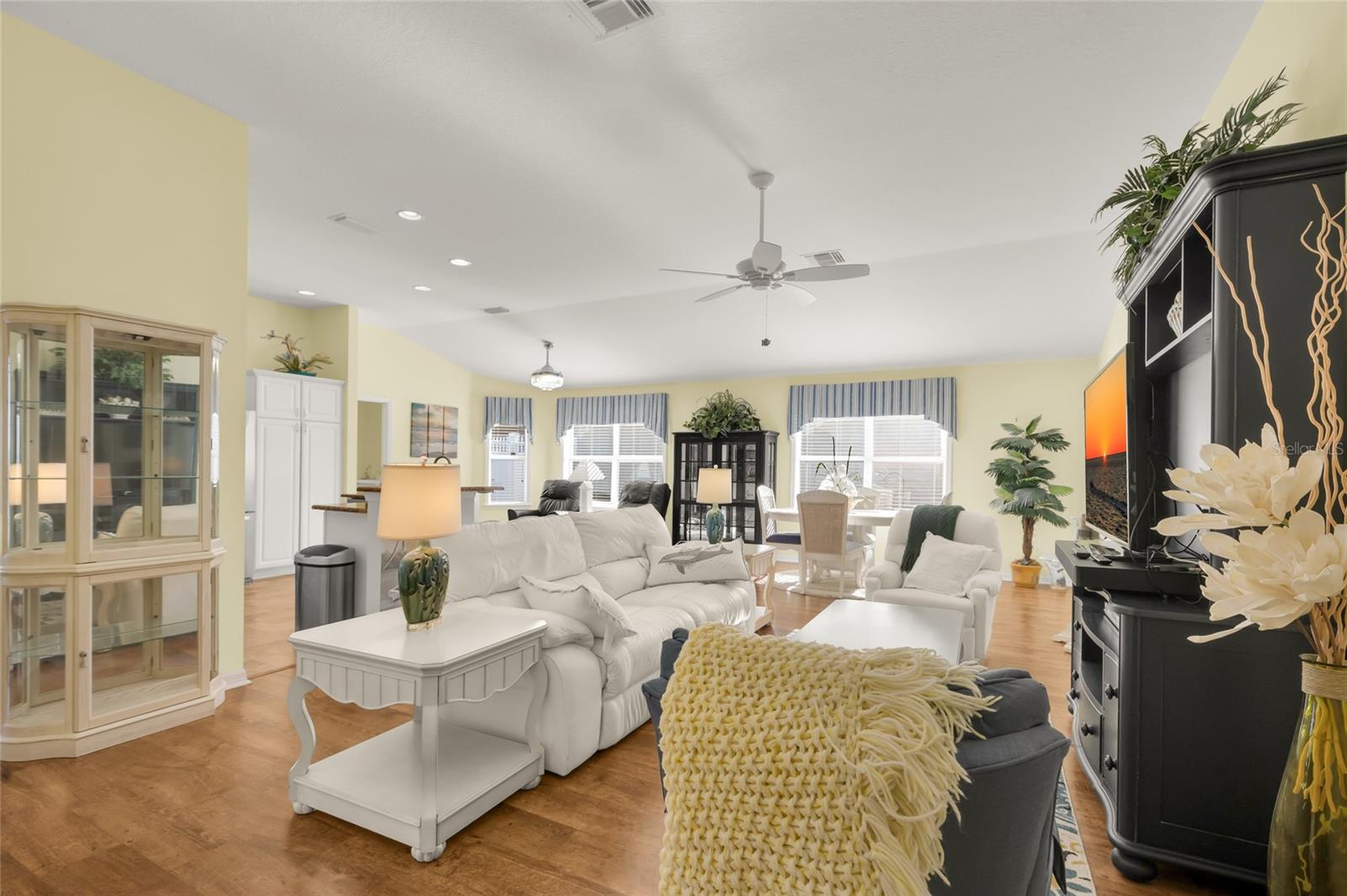 THE VILLAGES OF PENNECAMP / AZALEA VILLAS - Residential