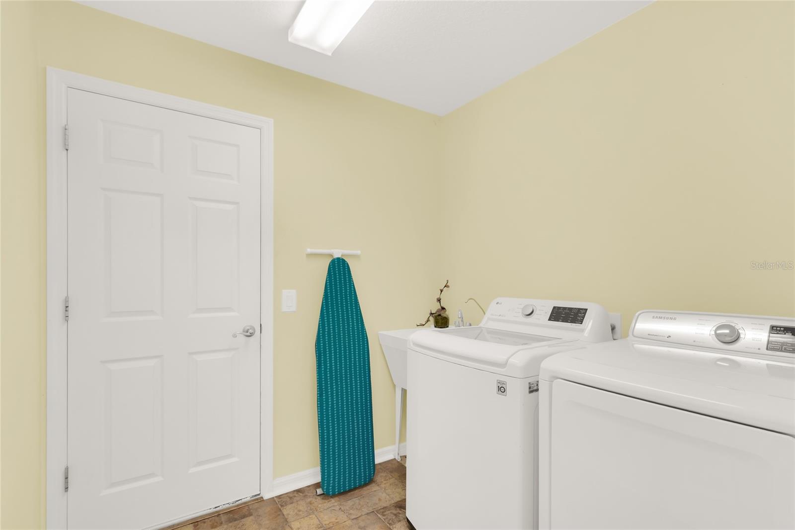 THE VILLAGES OF PENNECAMP / AZALEA VILLAS - Residential