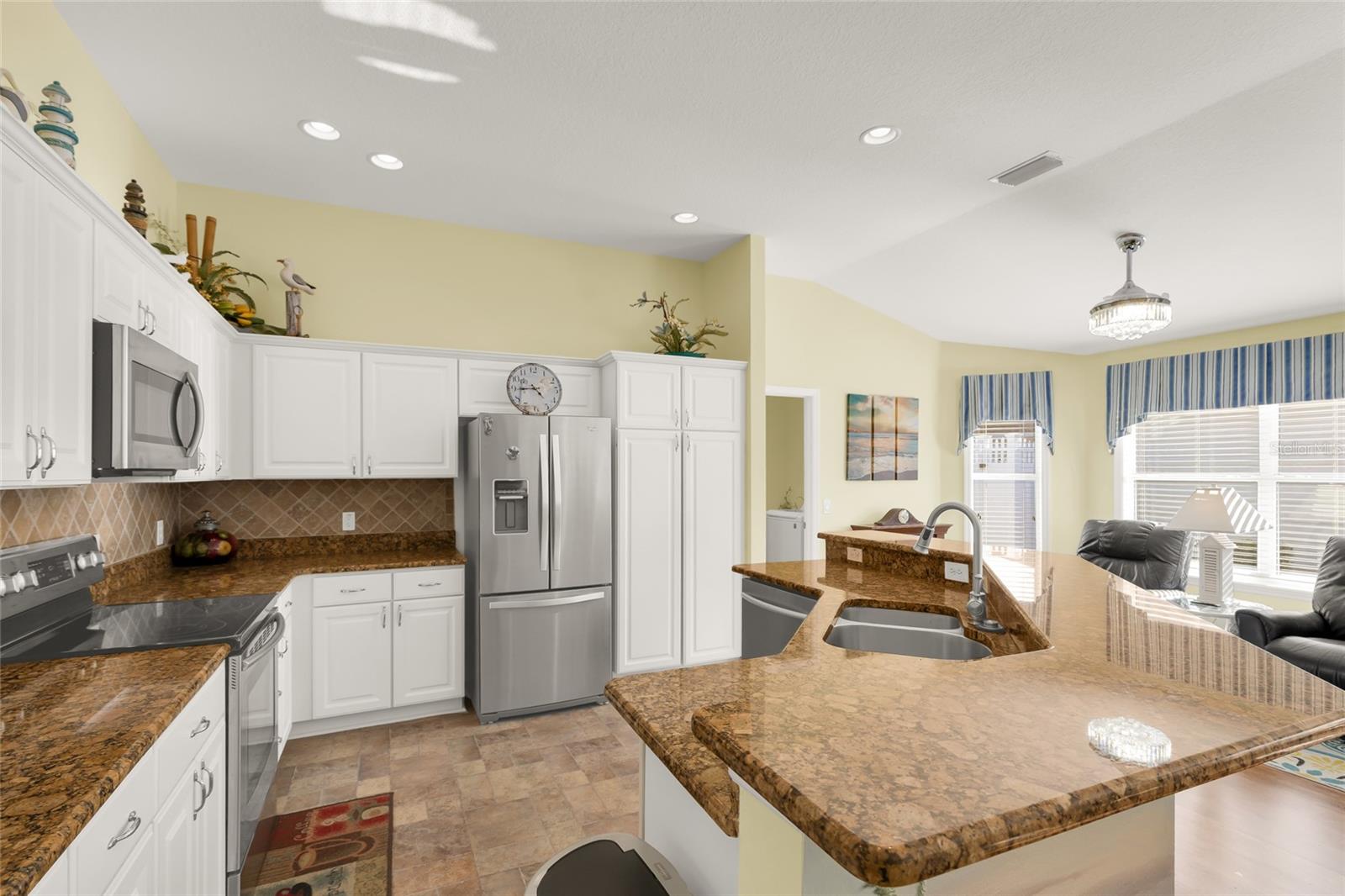 THE VILLAGES OF PENNECAMP / AZALEA VILLAS - Residential