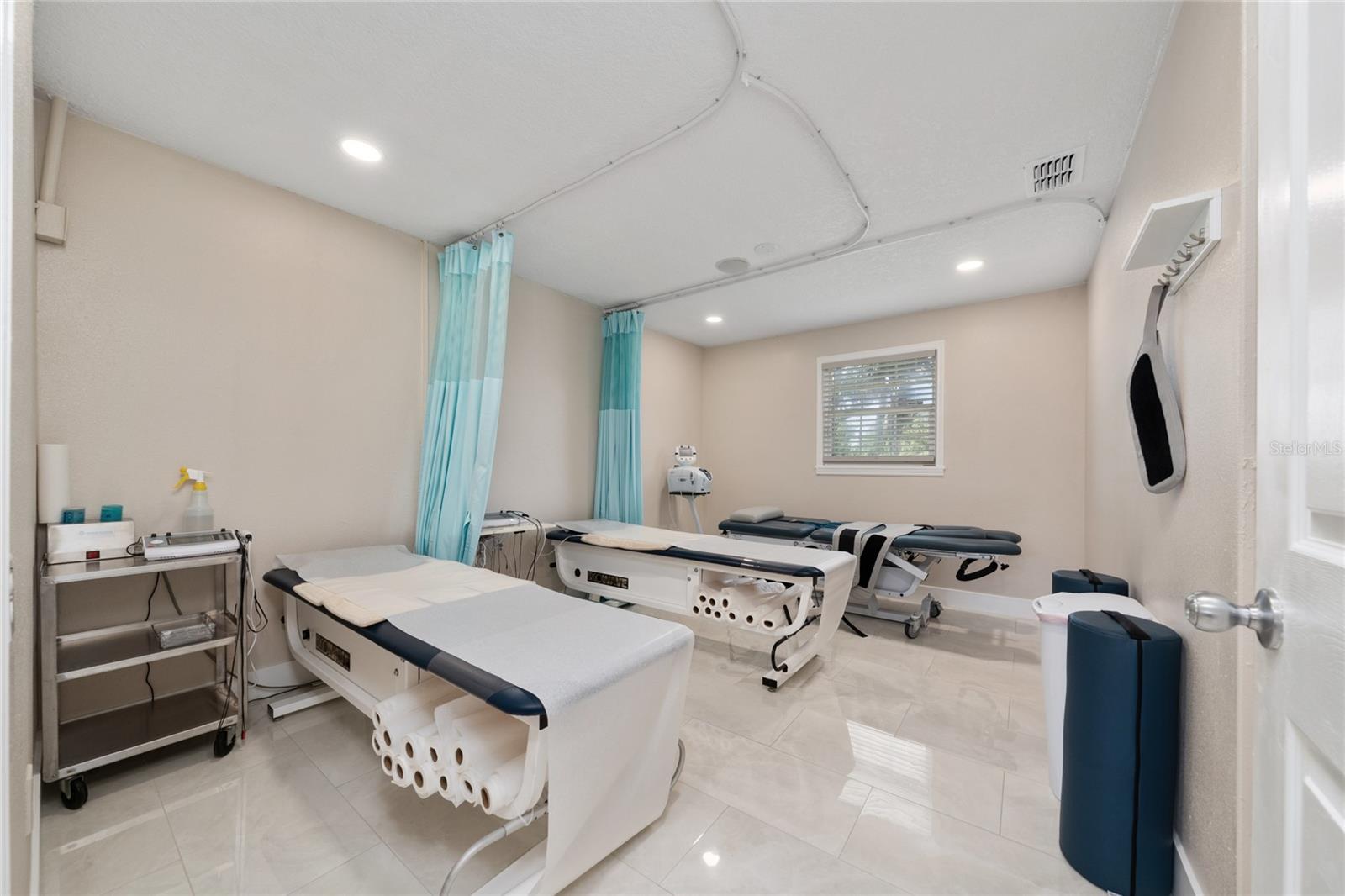 HOME EXCHANGE - Commercial Sale