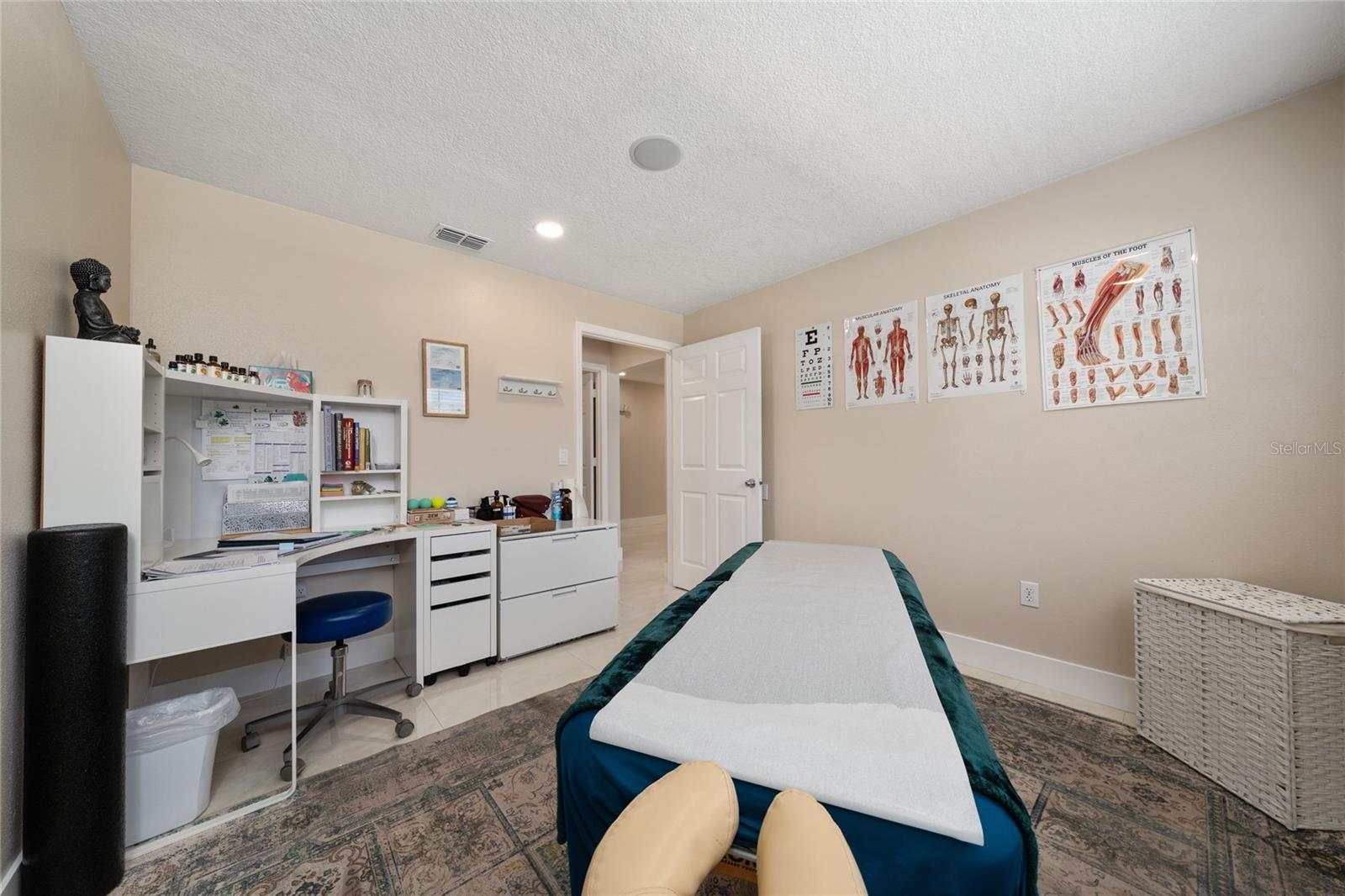 HOME EXCHANGE - Commercial Sale