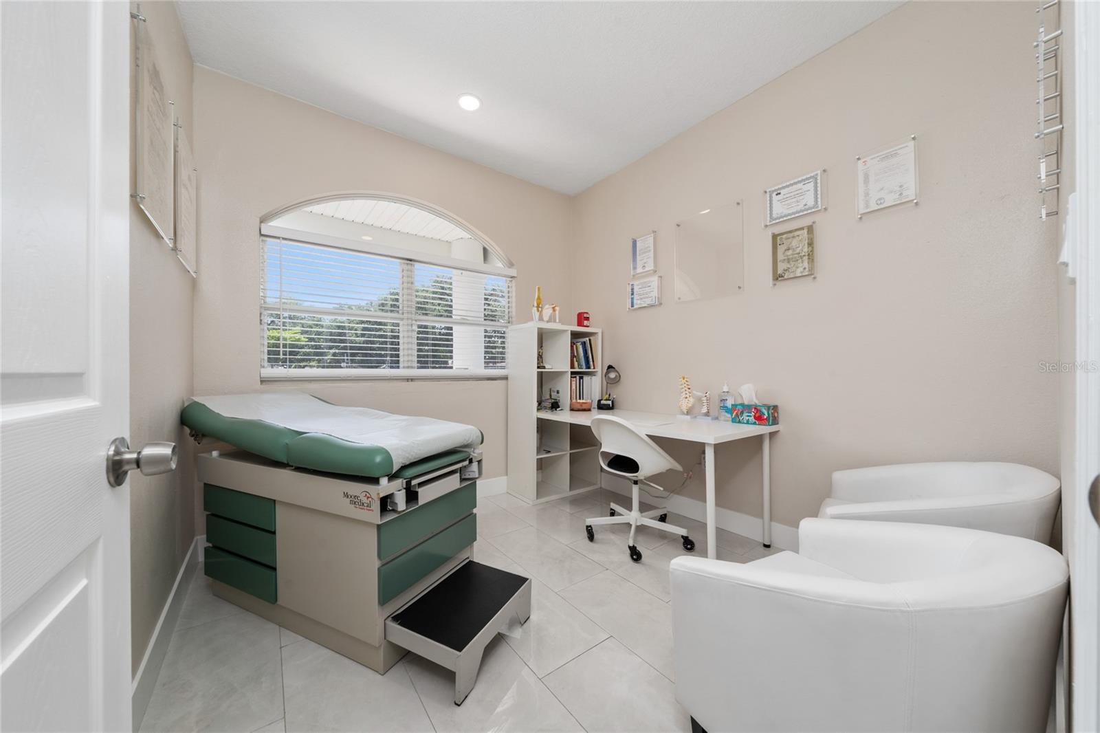 HOME EXCHANGE - Commercial Sale