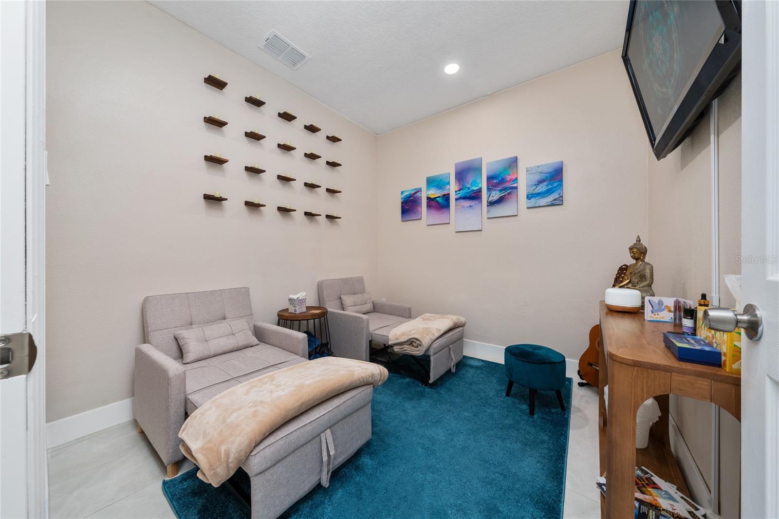 HOME EXCHANGE - Commercial Sale