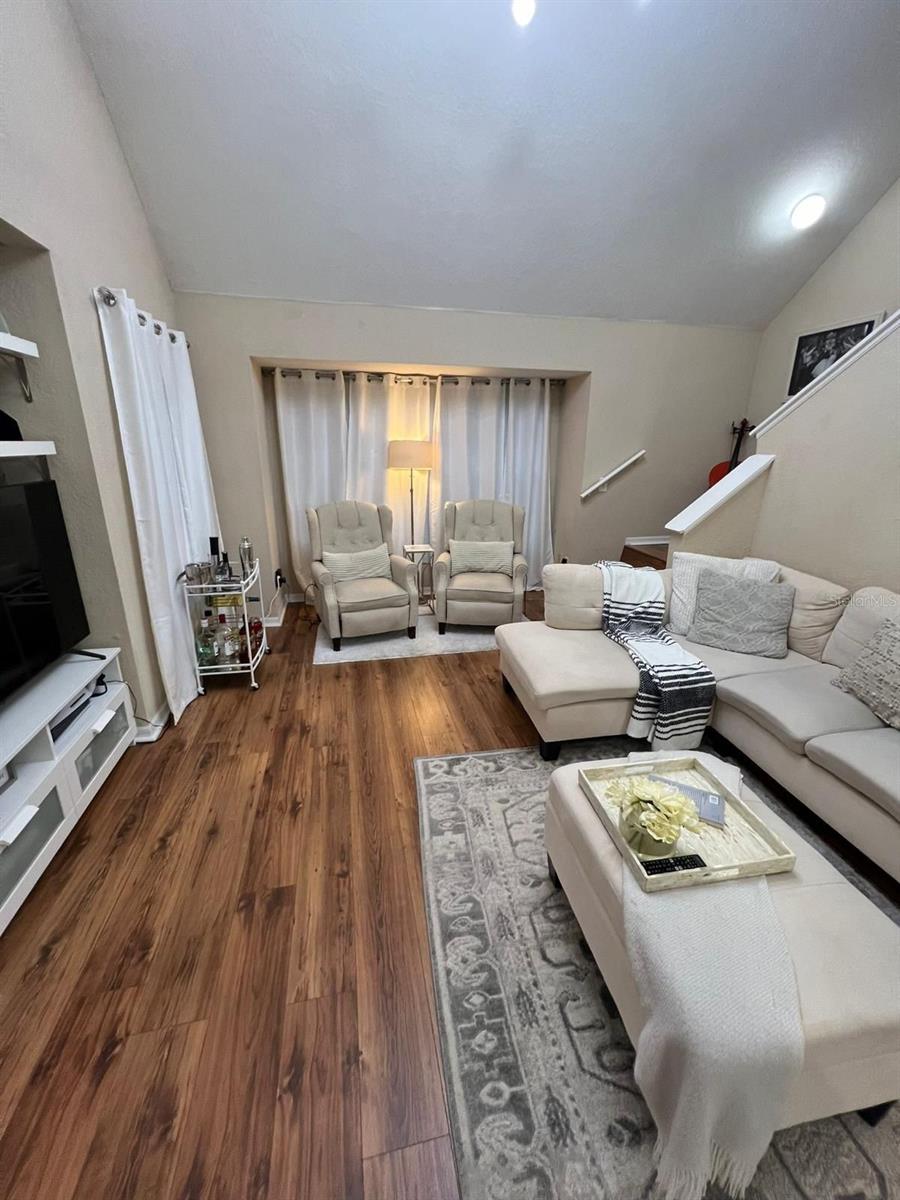 AZUR/METROWEST - Residential Lease