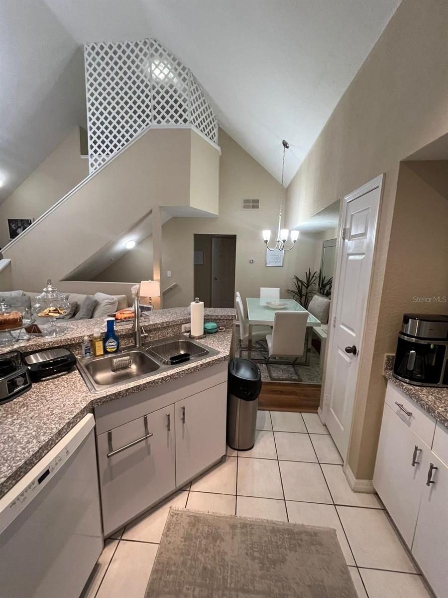 AZUR/METROWEST - Residential Lease