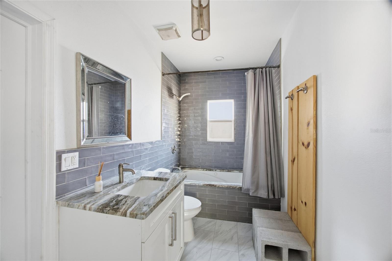 4RI | CENTRAL PARK BLKS 1 2 4 TO 12 13 14 AND 15 - Residential