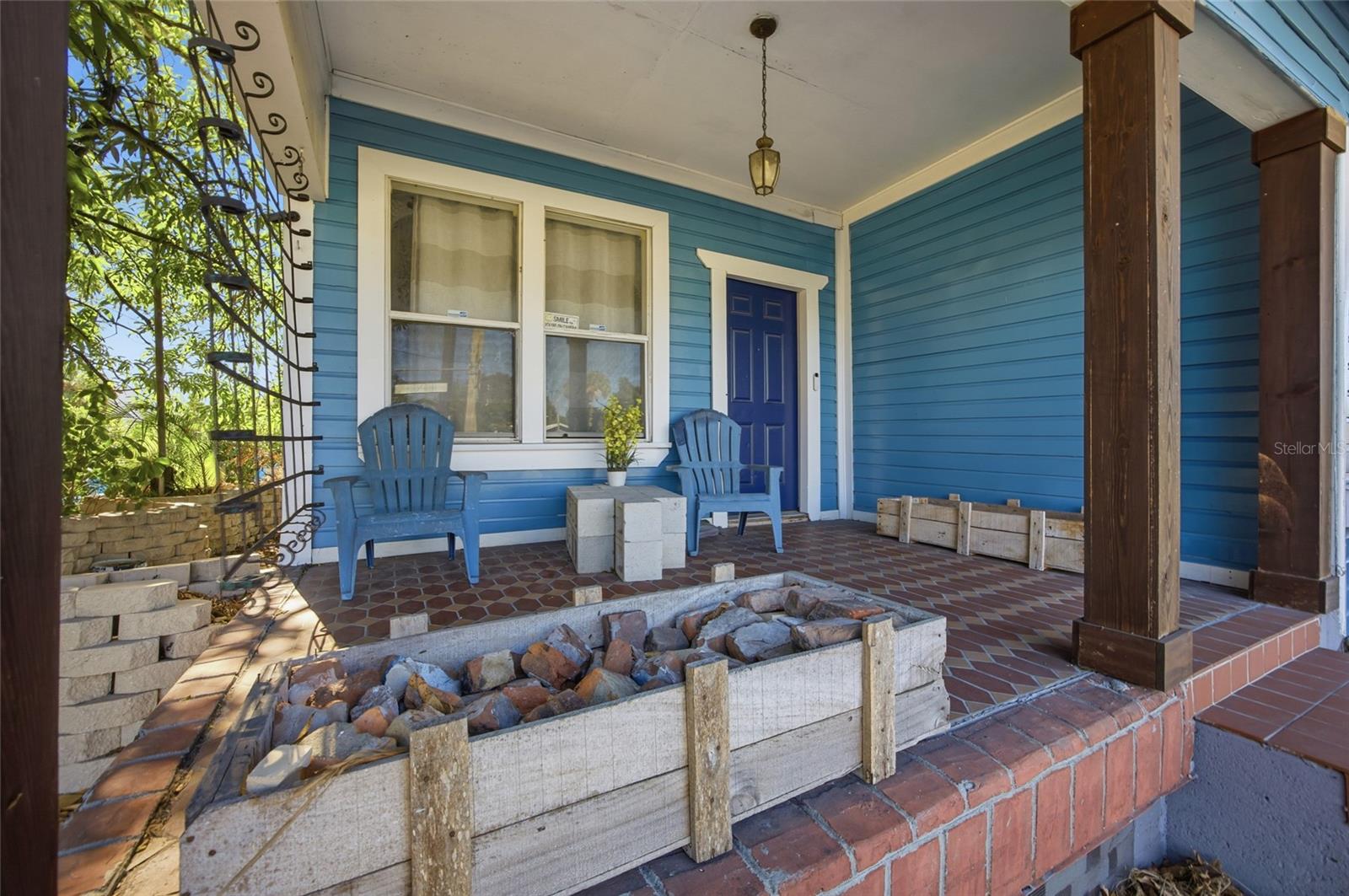 515 E FLORIBRASKA AVENUE