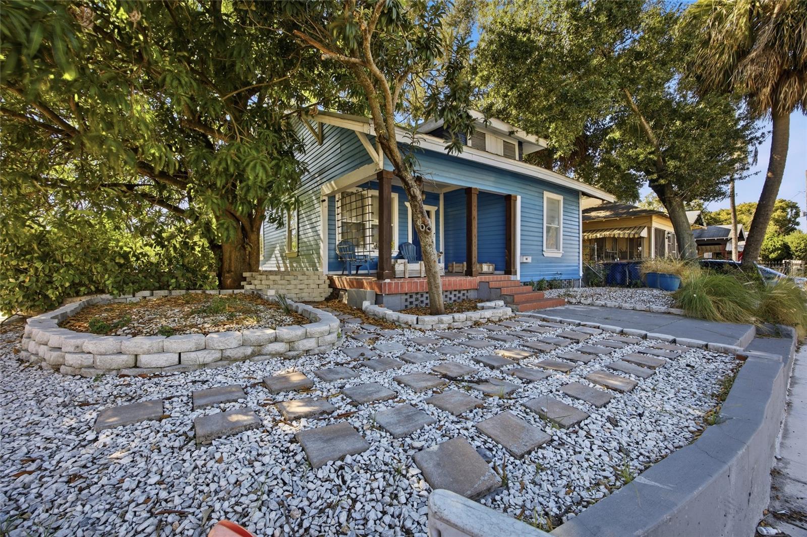 515 E FLORIBRASKA AVENUE