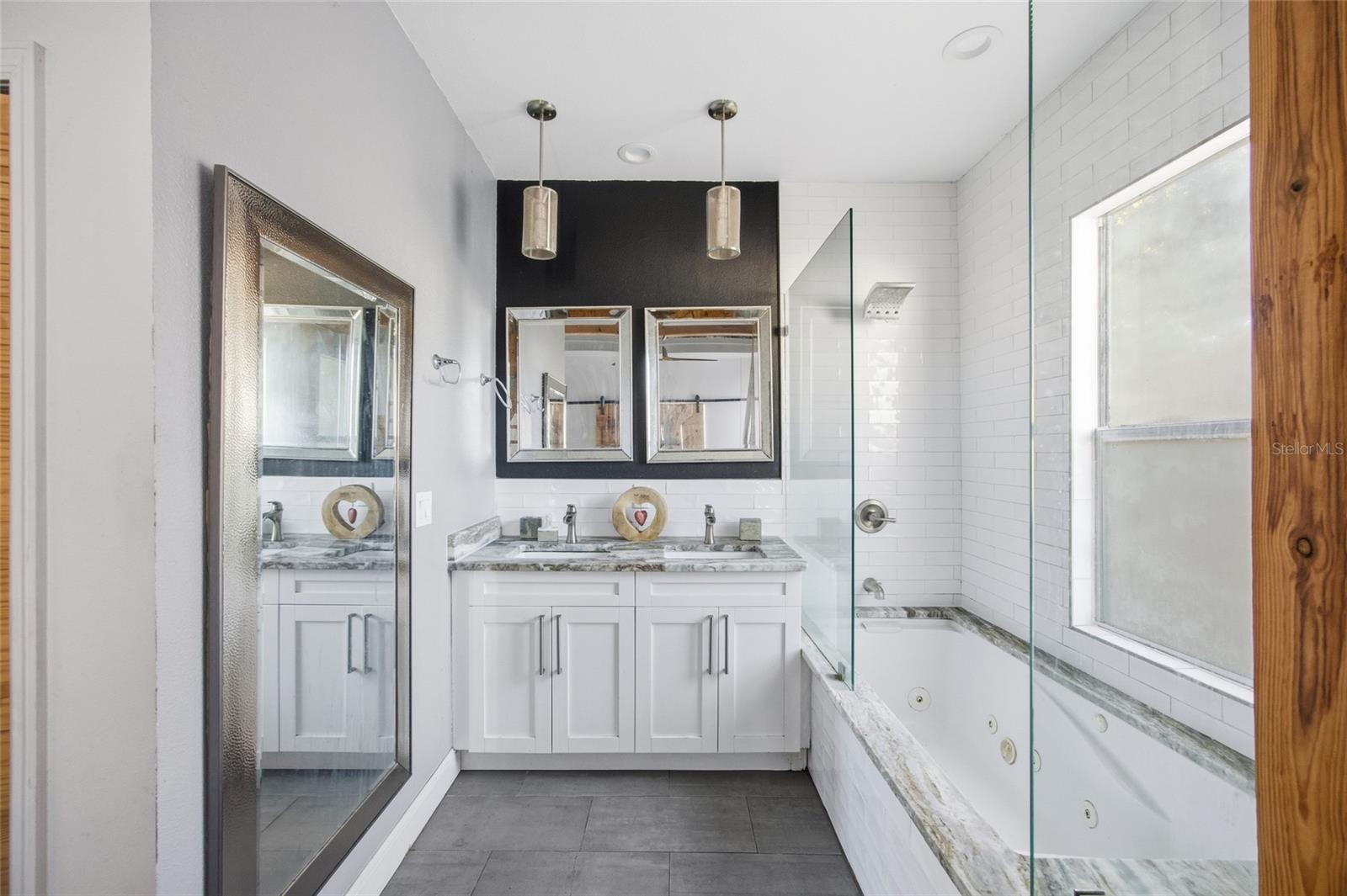 4RI | CENTRAL PARK BLKS 1 2 4 TO 12 13 14 AND 15 - Residential