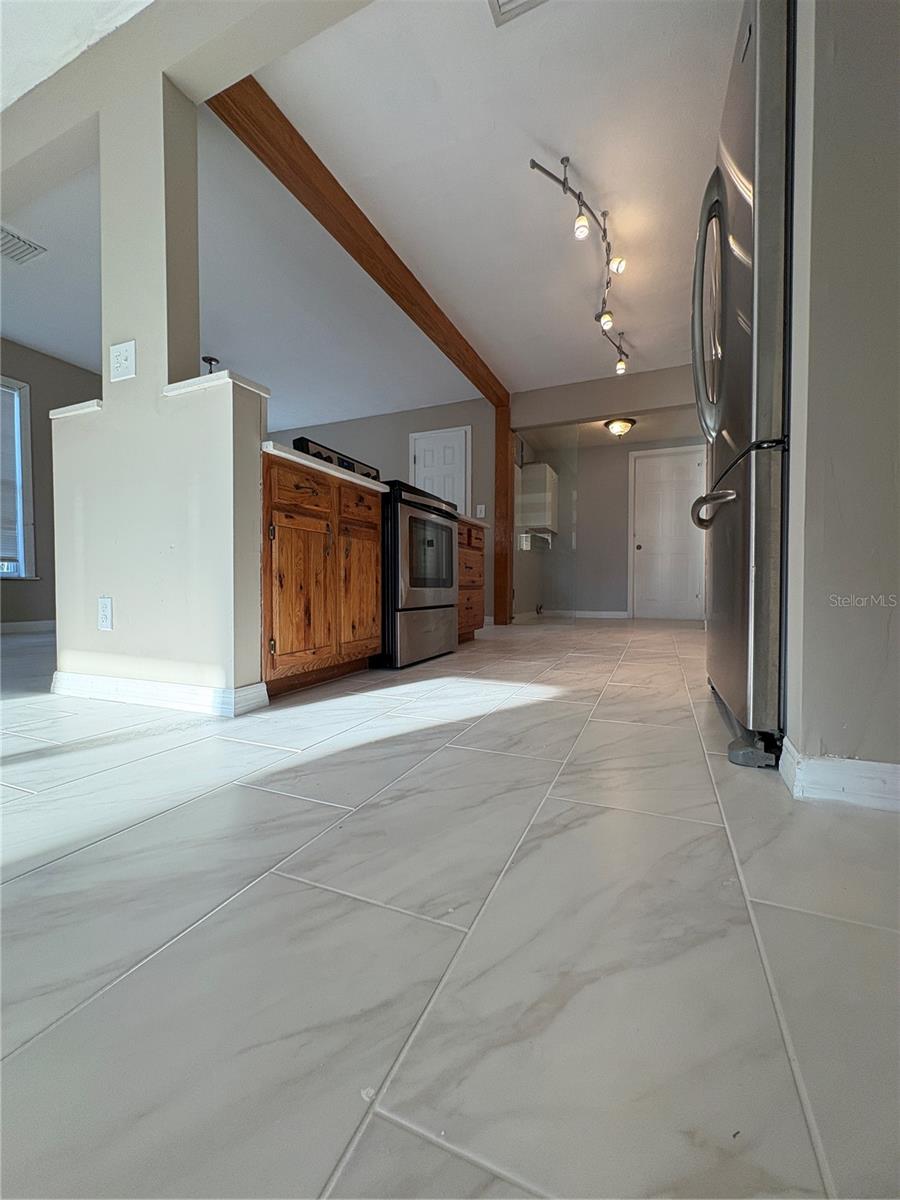CRESTLINE - Residential Lease