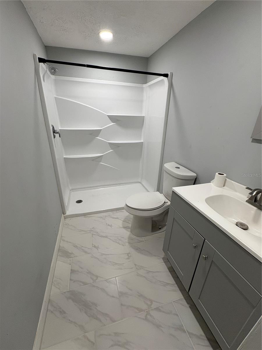 CRESTLINE - Residential Lease