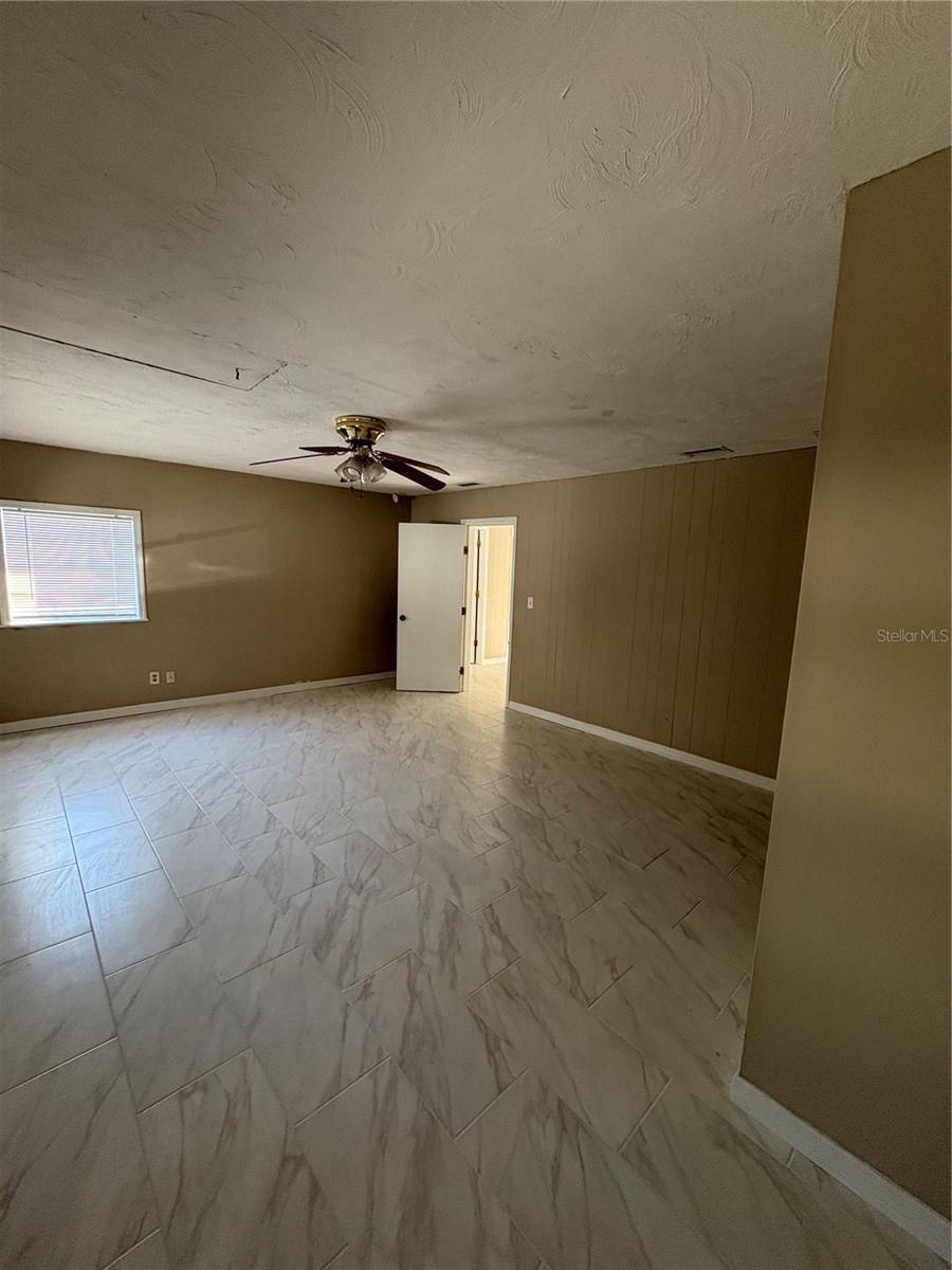 CRESTLINE - Residential Lease