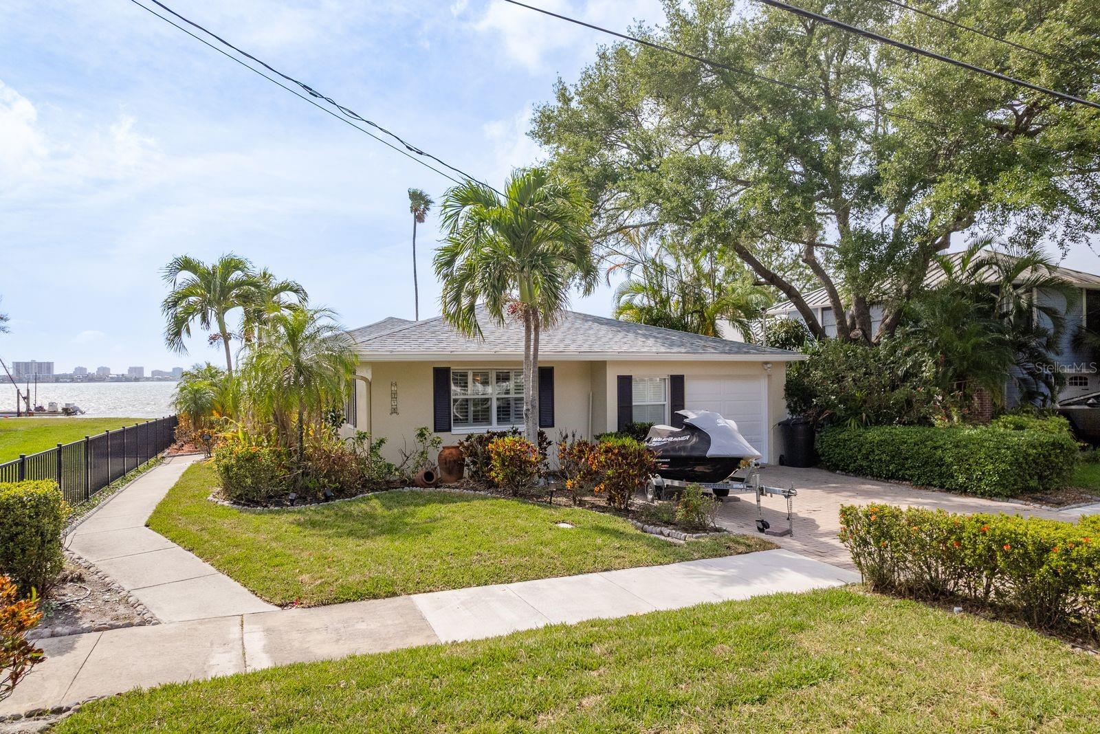 1748 SUNSET DRIVE