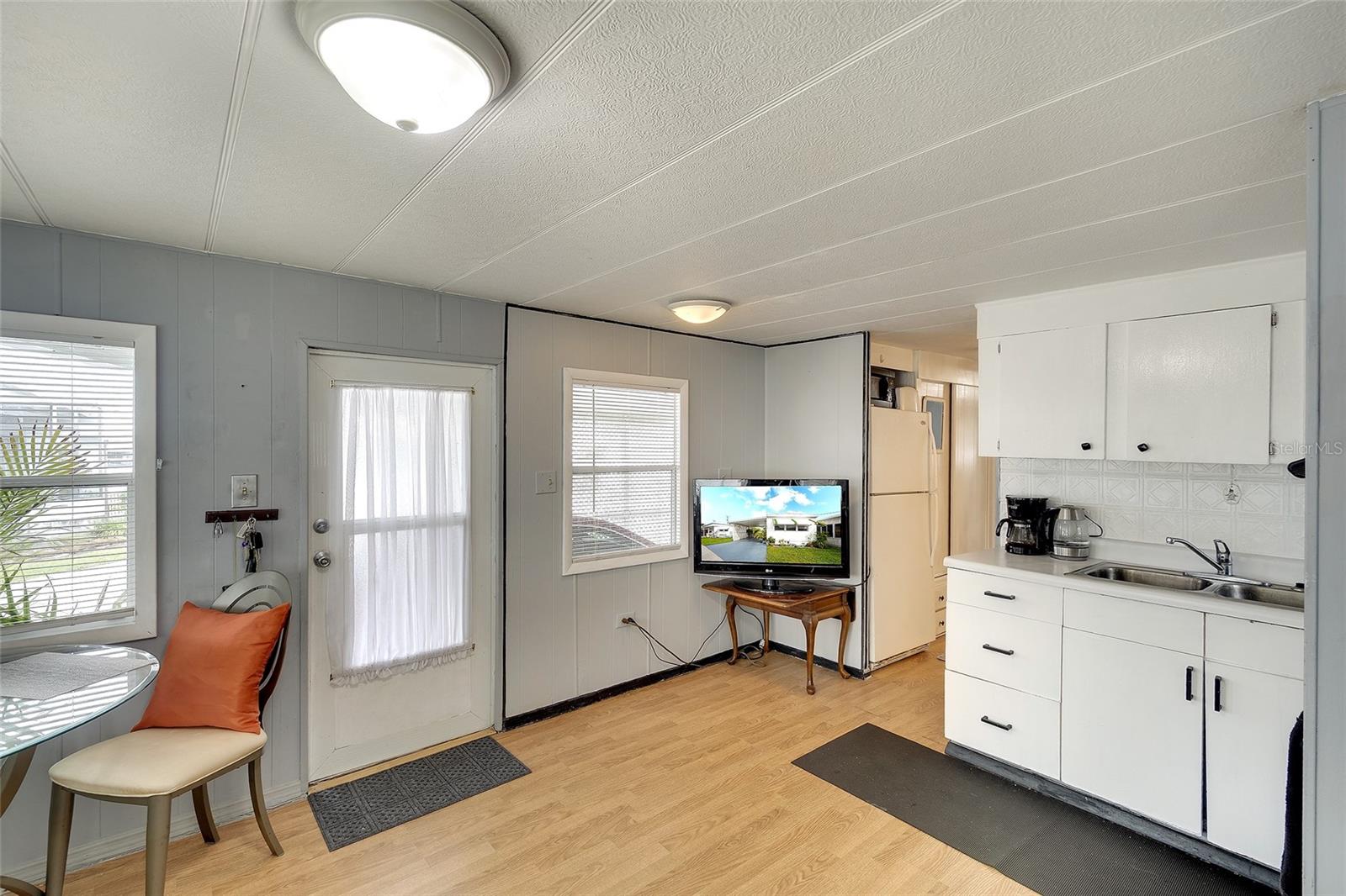 MOBILE ESTATES - Residential