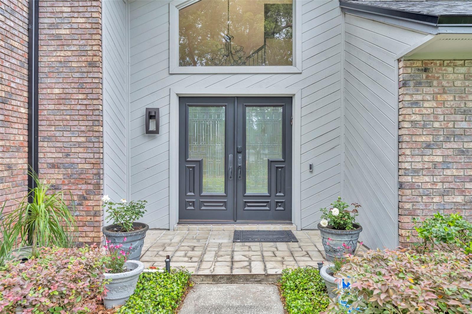 1001 VERSAILLES COURT