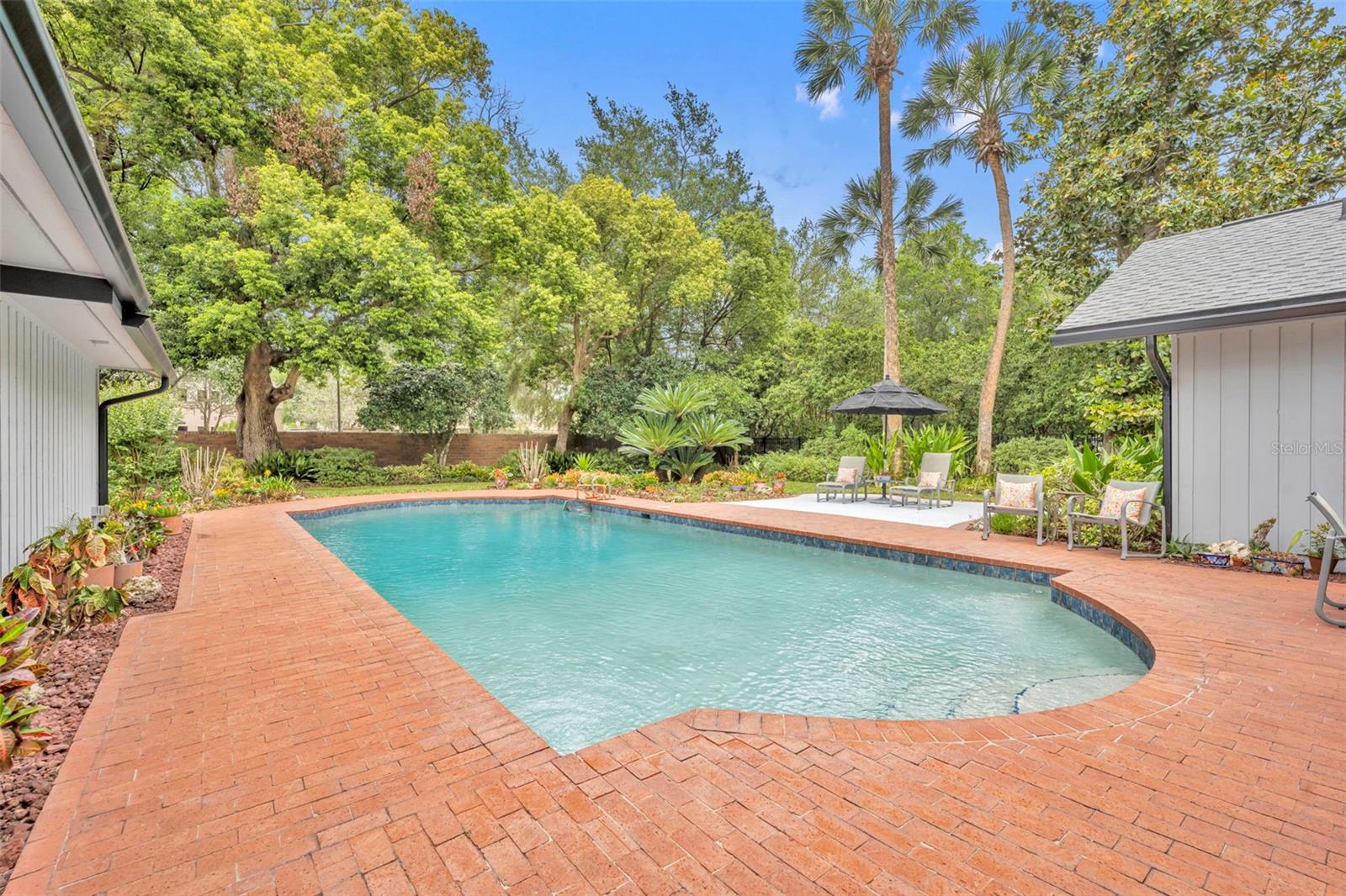 1001 VERSAILLES COURT