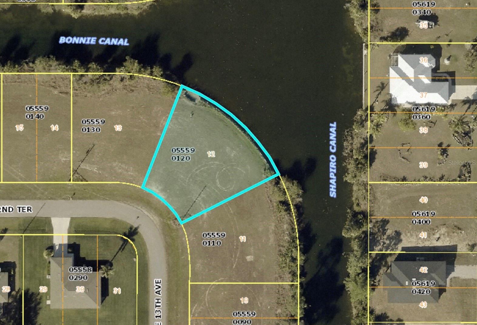 CAPE CORAL - Land