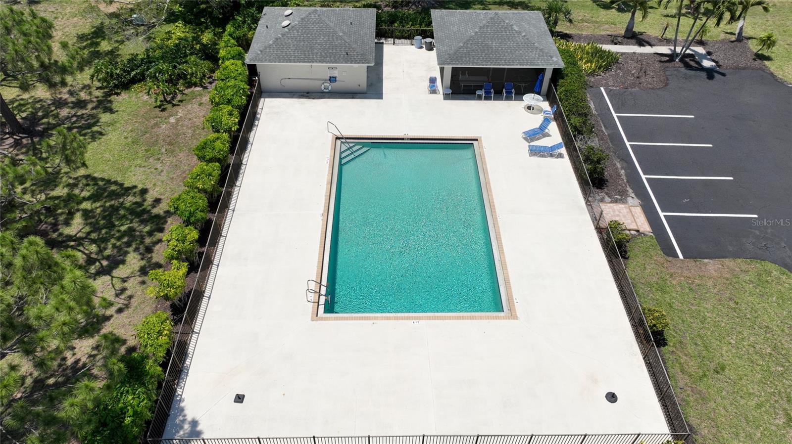 ADMIRALTY VILLAGE CONDO - Residential