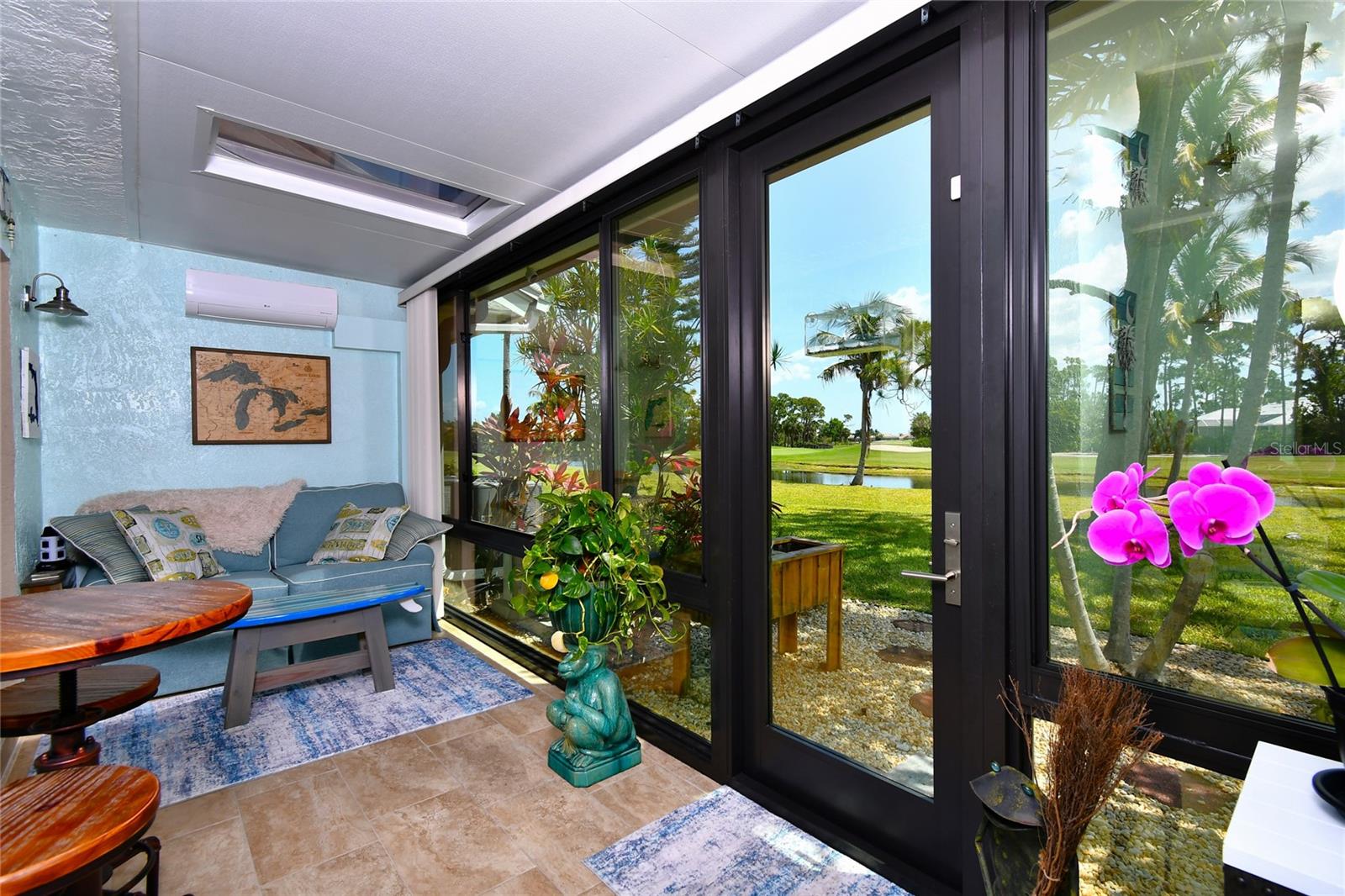 ADMIRALTY VILLAGE CONDO - Residential