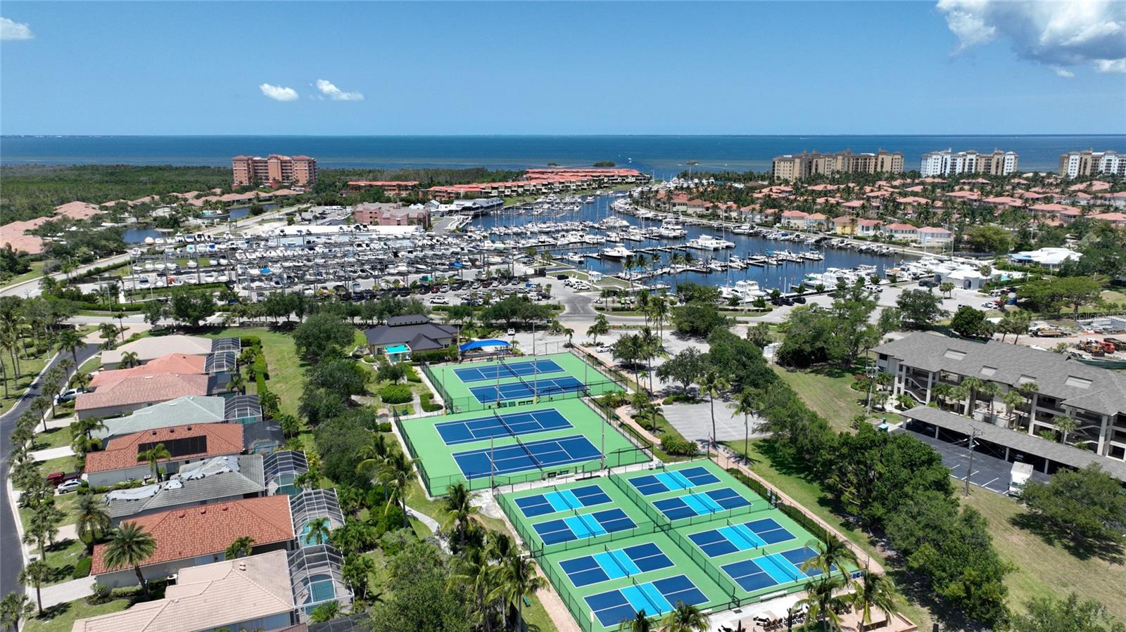 ADMIRALTY VILLAGE CONDO - Residential