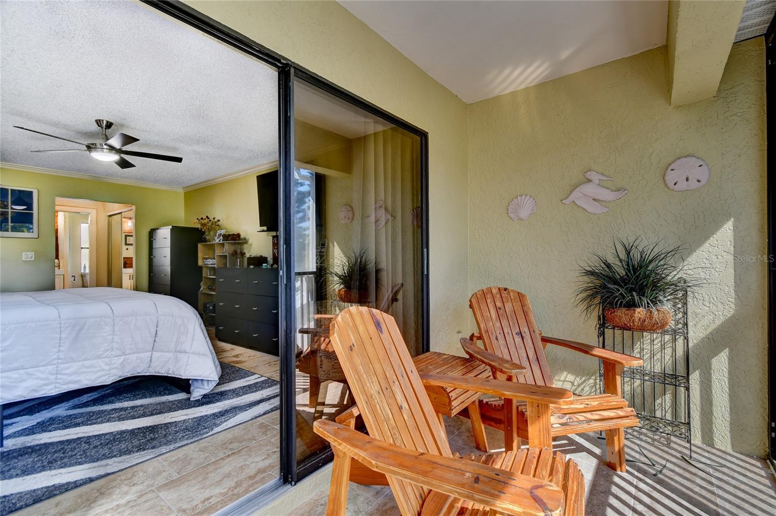 ADMIRALTY VILLAGE CONDO - Residential