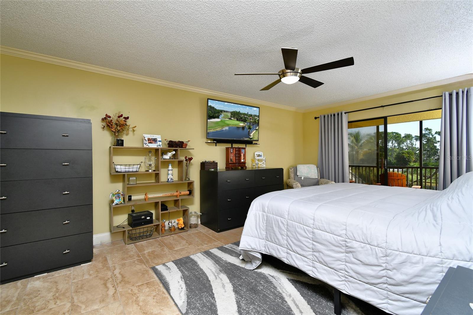 ADMIRALTY VILLAGE CONDO - Residential