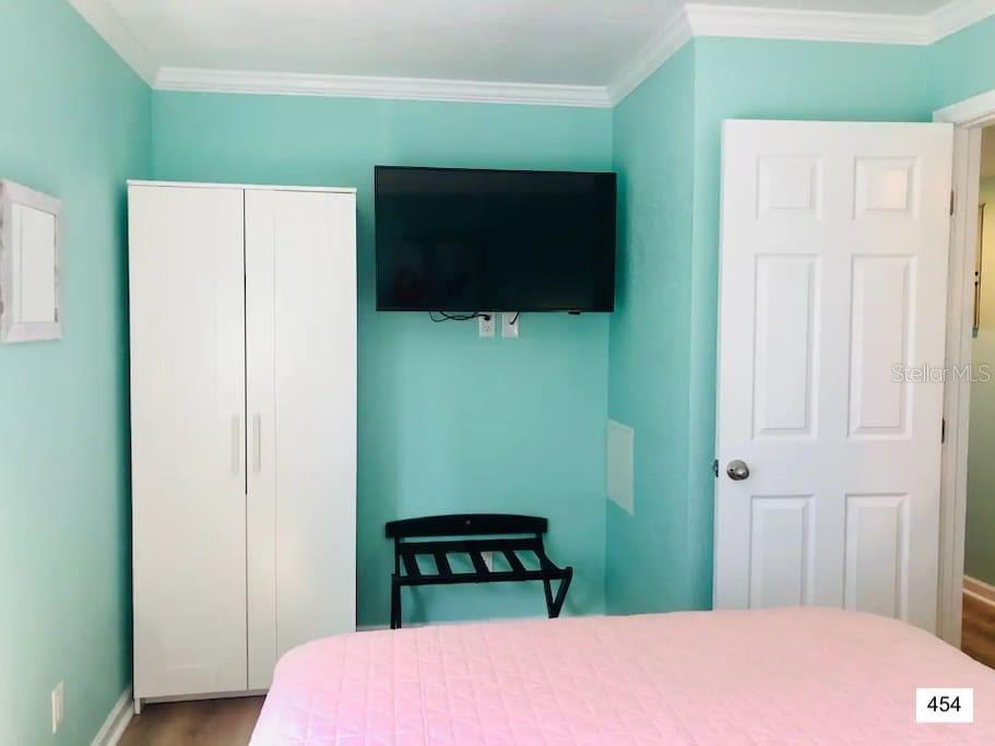 SAILPORT RESORT CONDO ON - Residential Income