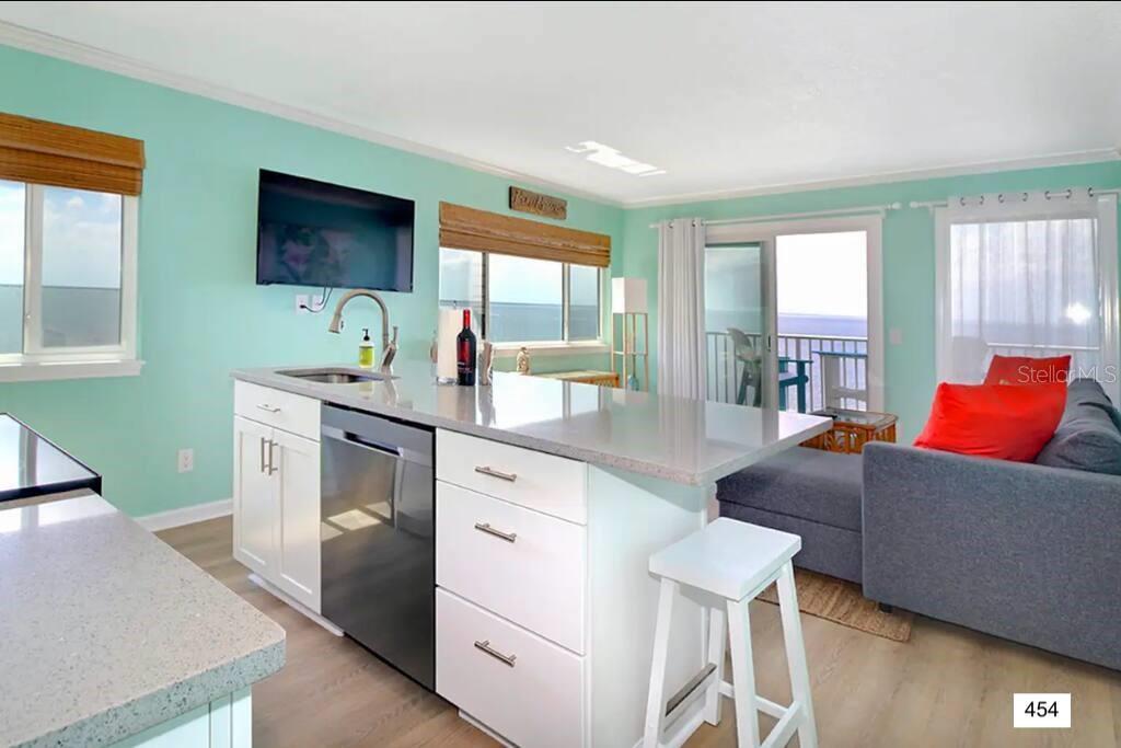 SAILPORT RESORT CONDO ON - Residential Income